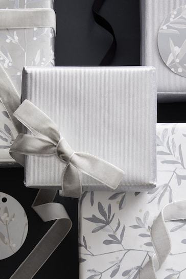 Silver Berries Luxury Explore Fit & Measure Guide Christmas Wrapping Paper