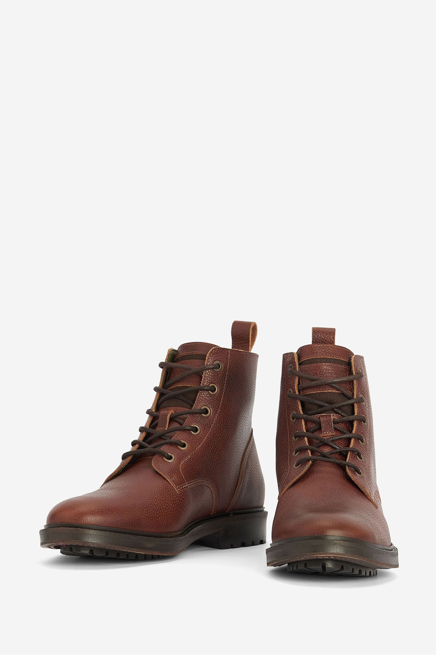 Buy Barbour Chesnut Brown Chestnut Brown Heyford Derby Boots from