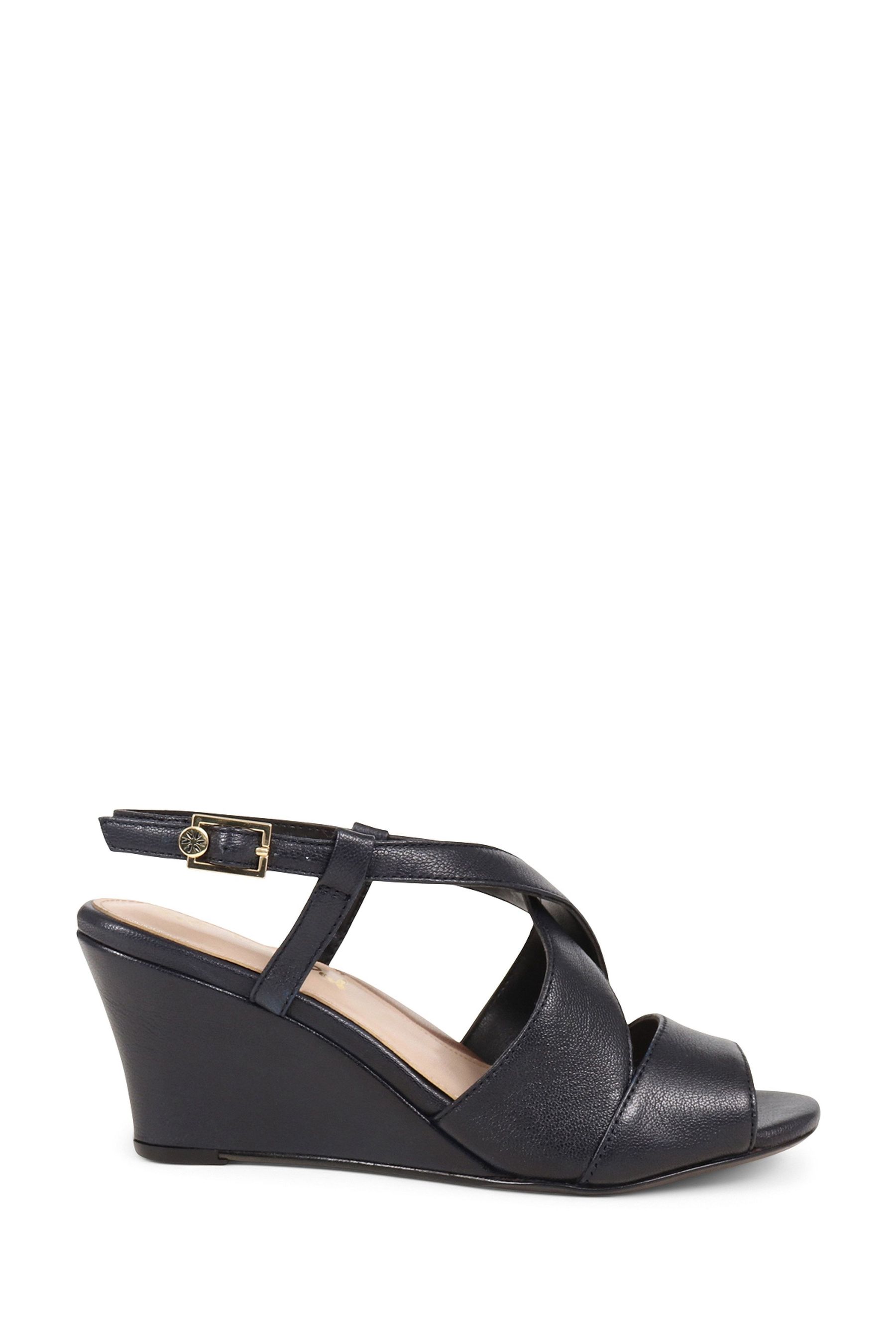 Van dal wedge sandals outlet