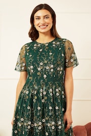 Yumi Green Embroidered Floral Skater Dress - Image 2 of 5