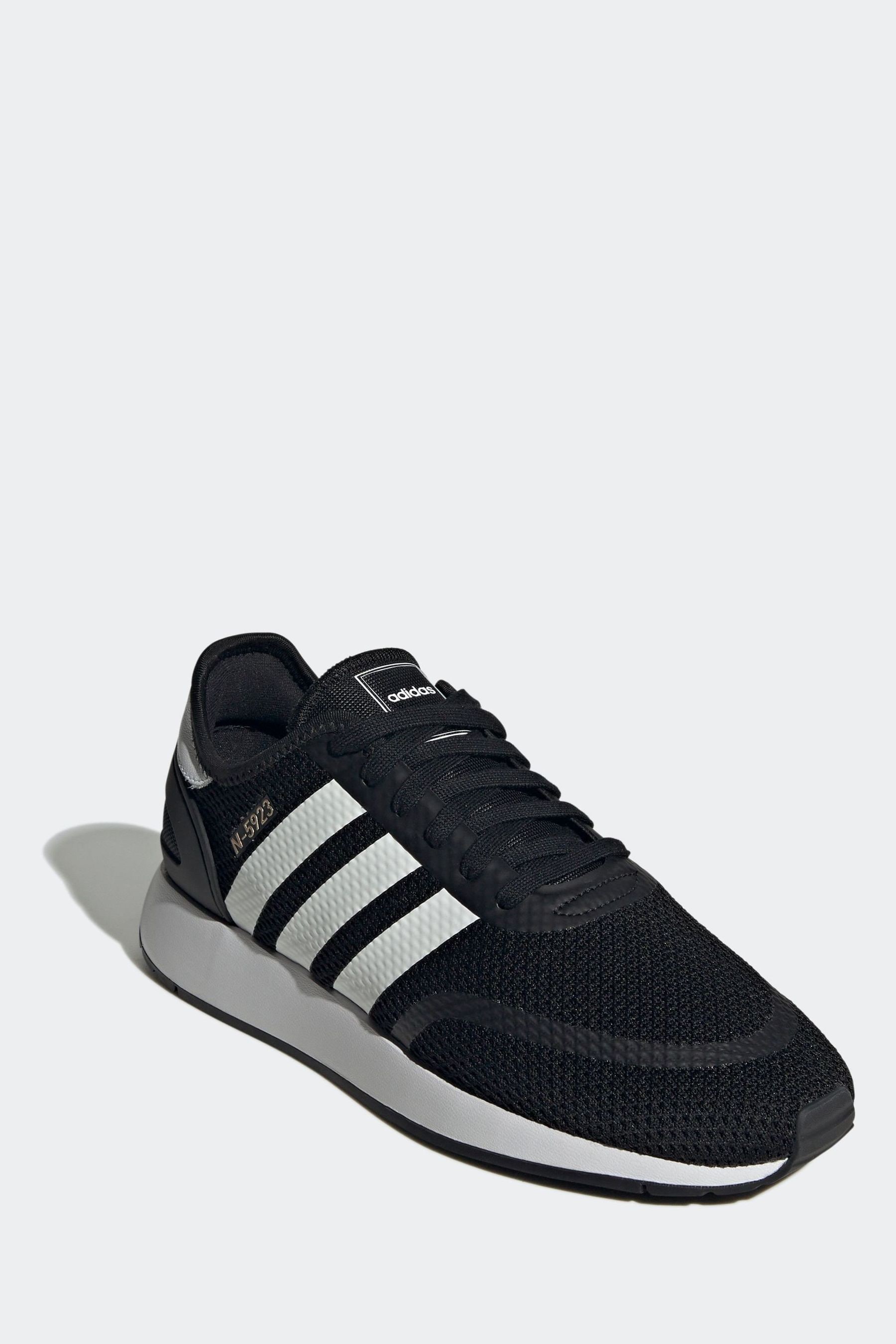 Nike n adidas store
