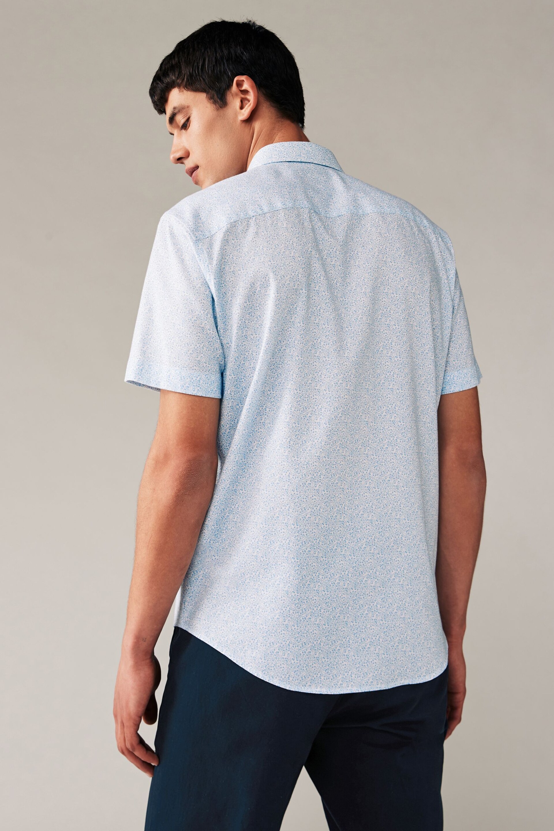 White/Light Blue Floral Textured Short Sleeve Shirt - Image 4 of 7
