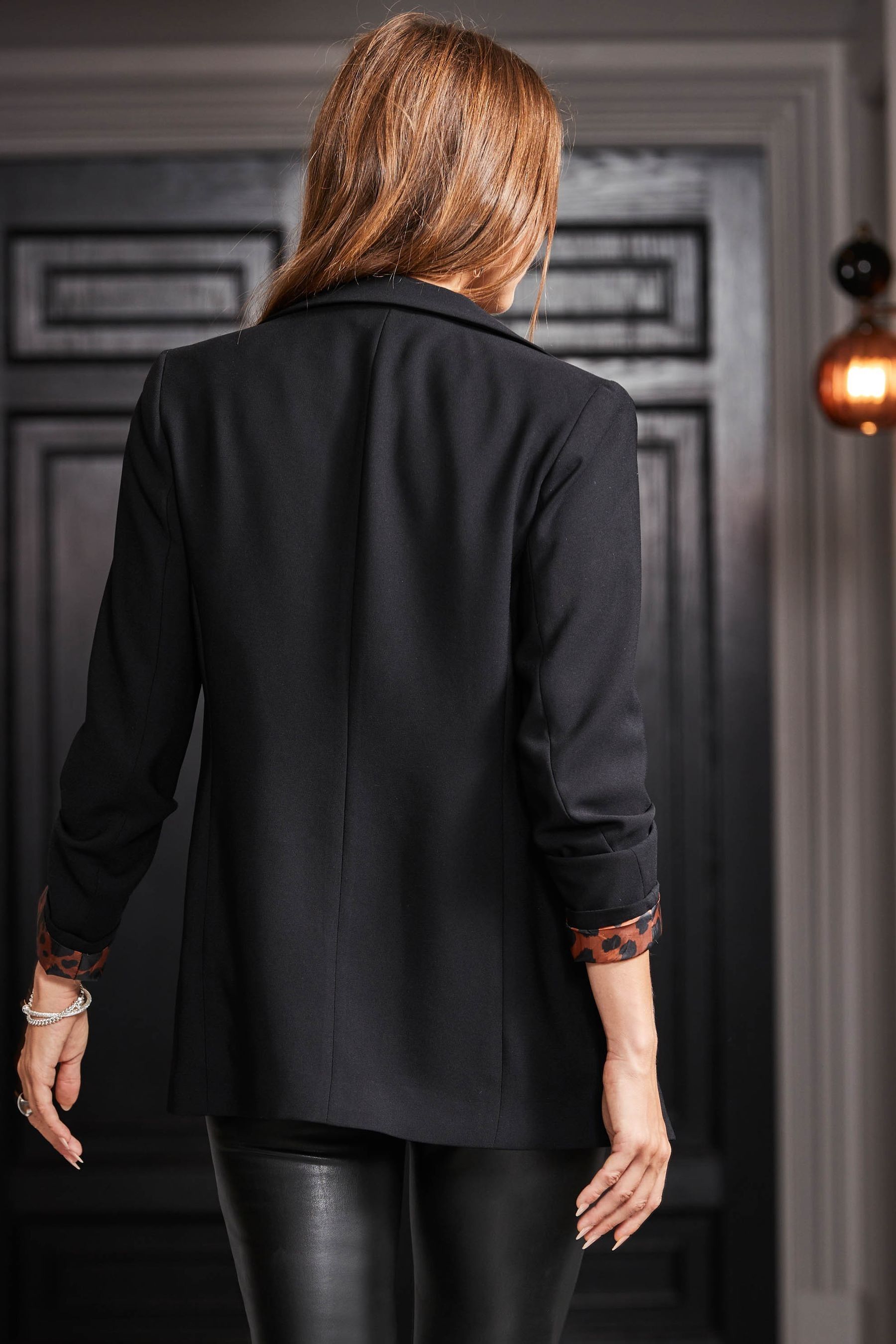 Lining blazer shop