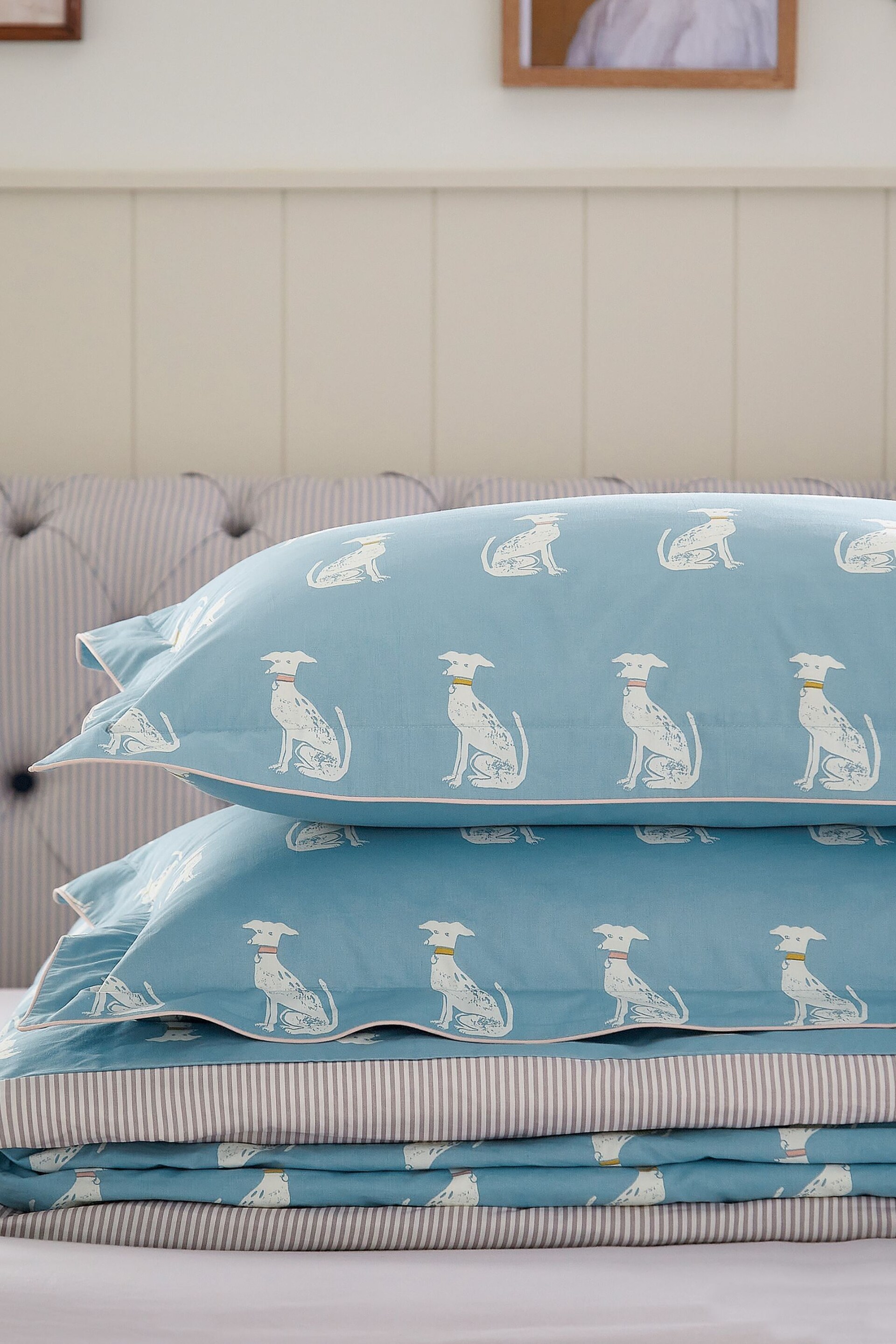 Joules Blue Blockprint Dogs Duvet Cover and Pillowcase Set - Image 4 of 5