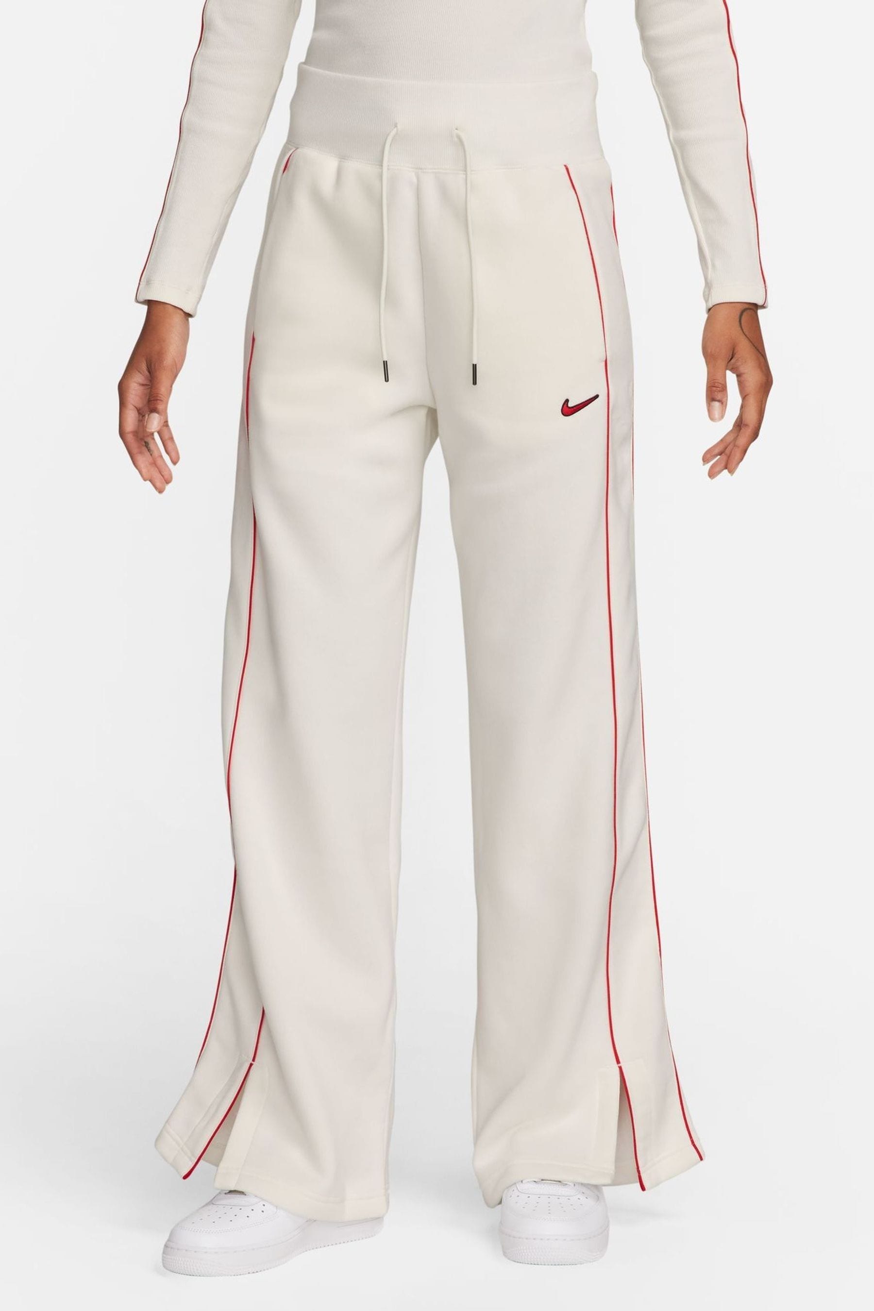 Nike deals joggers stripe