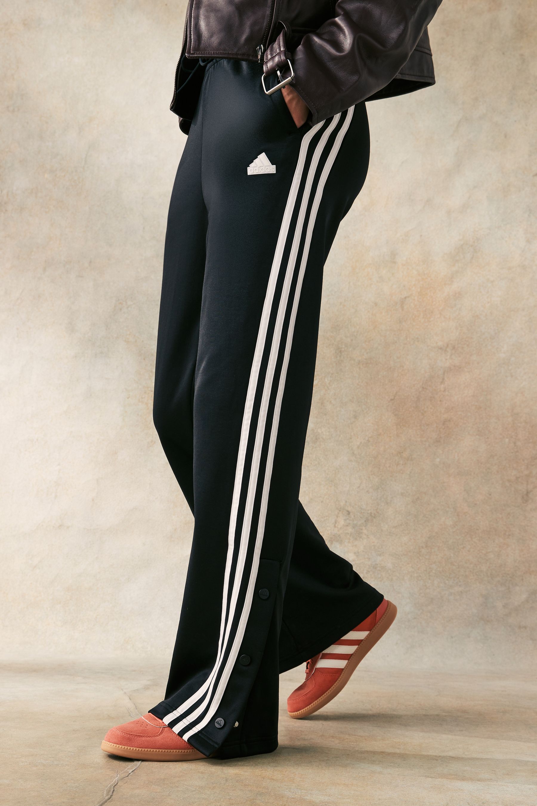 Adidas Iconic 3 Stripes Sweat Pants Black L Woman