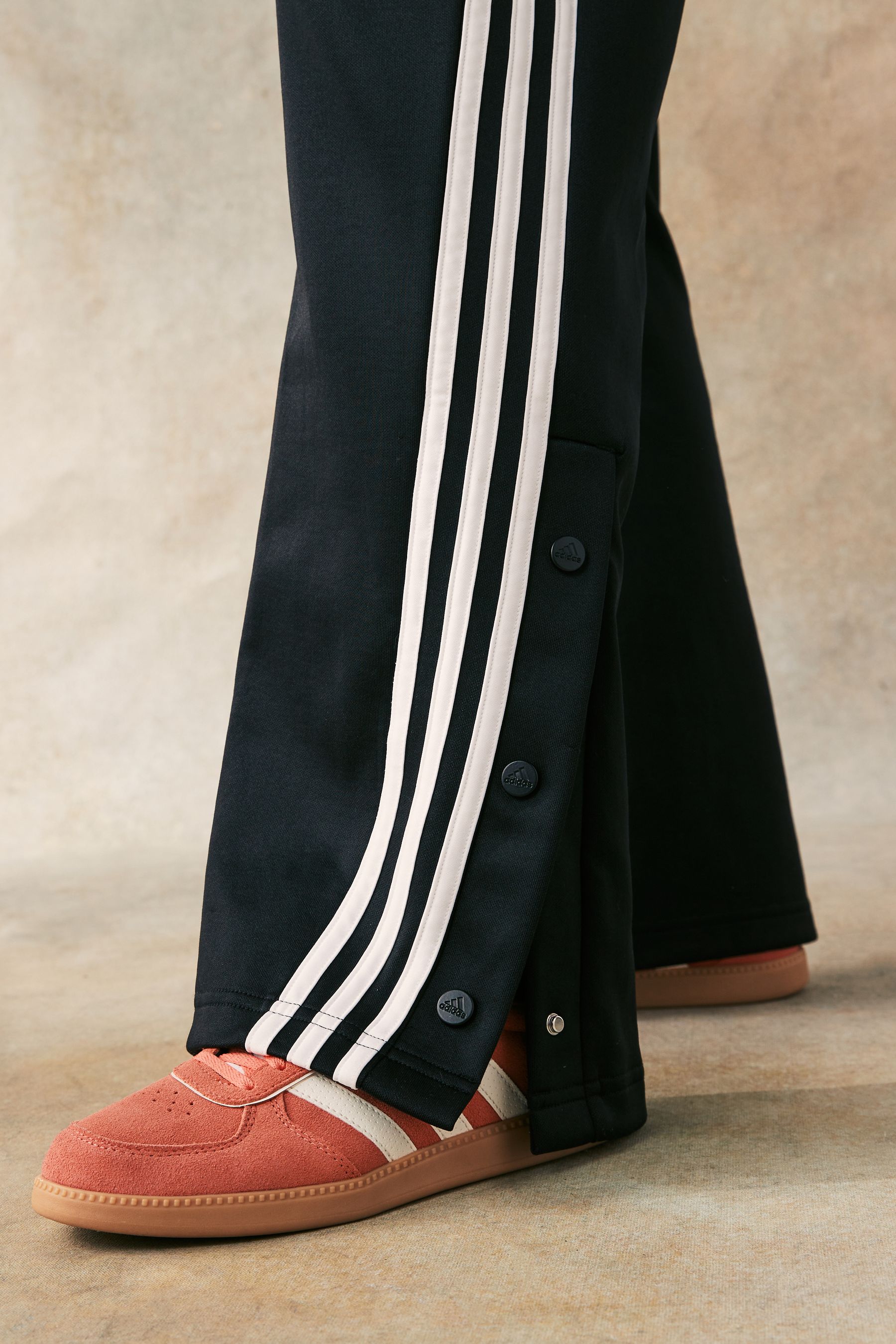 Adidas iconic joggers womens 2025