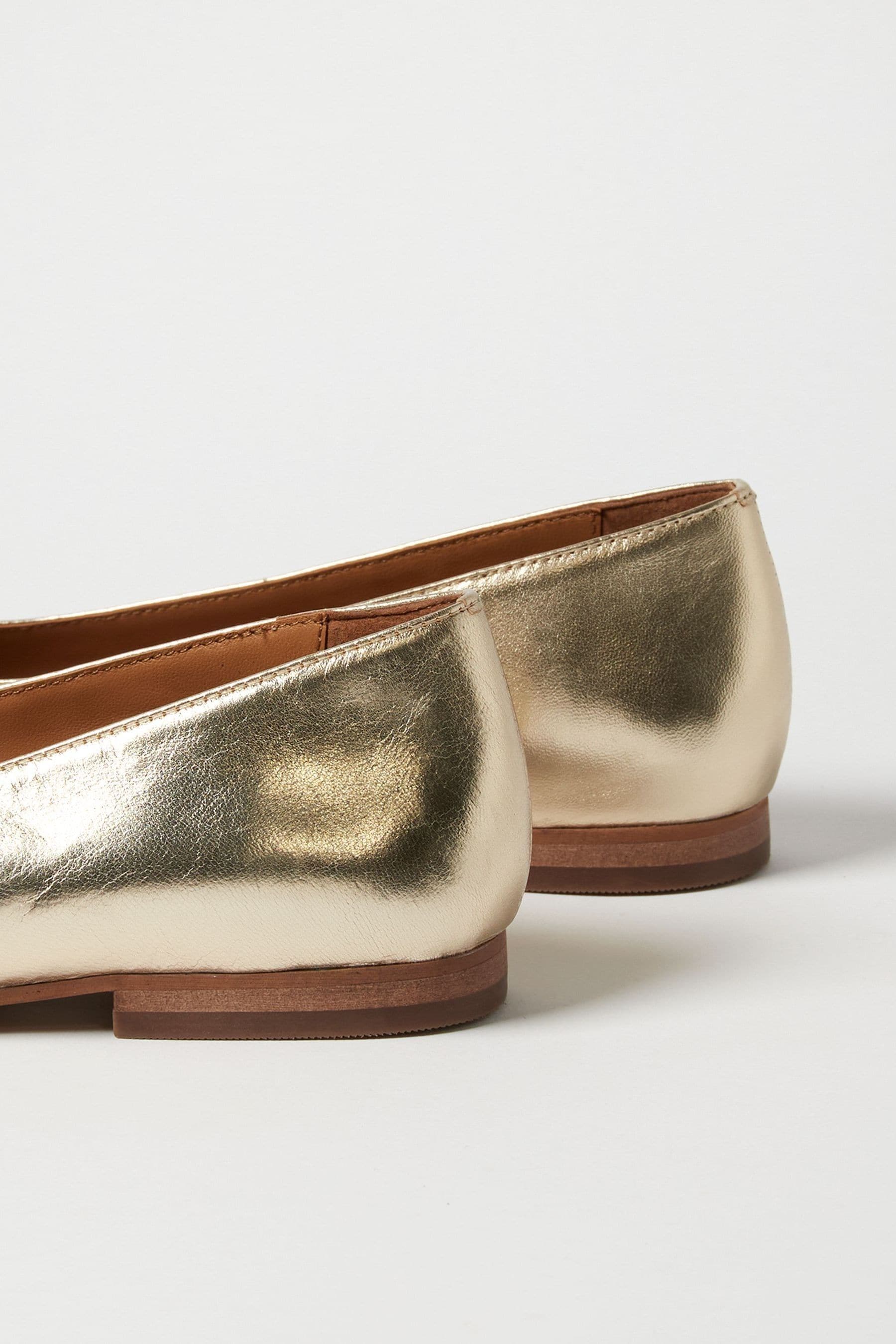 Shiny 2025 gold flats