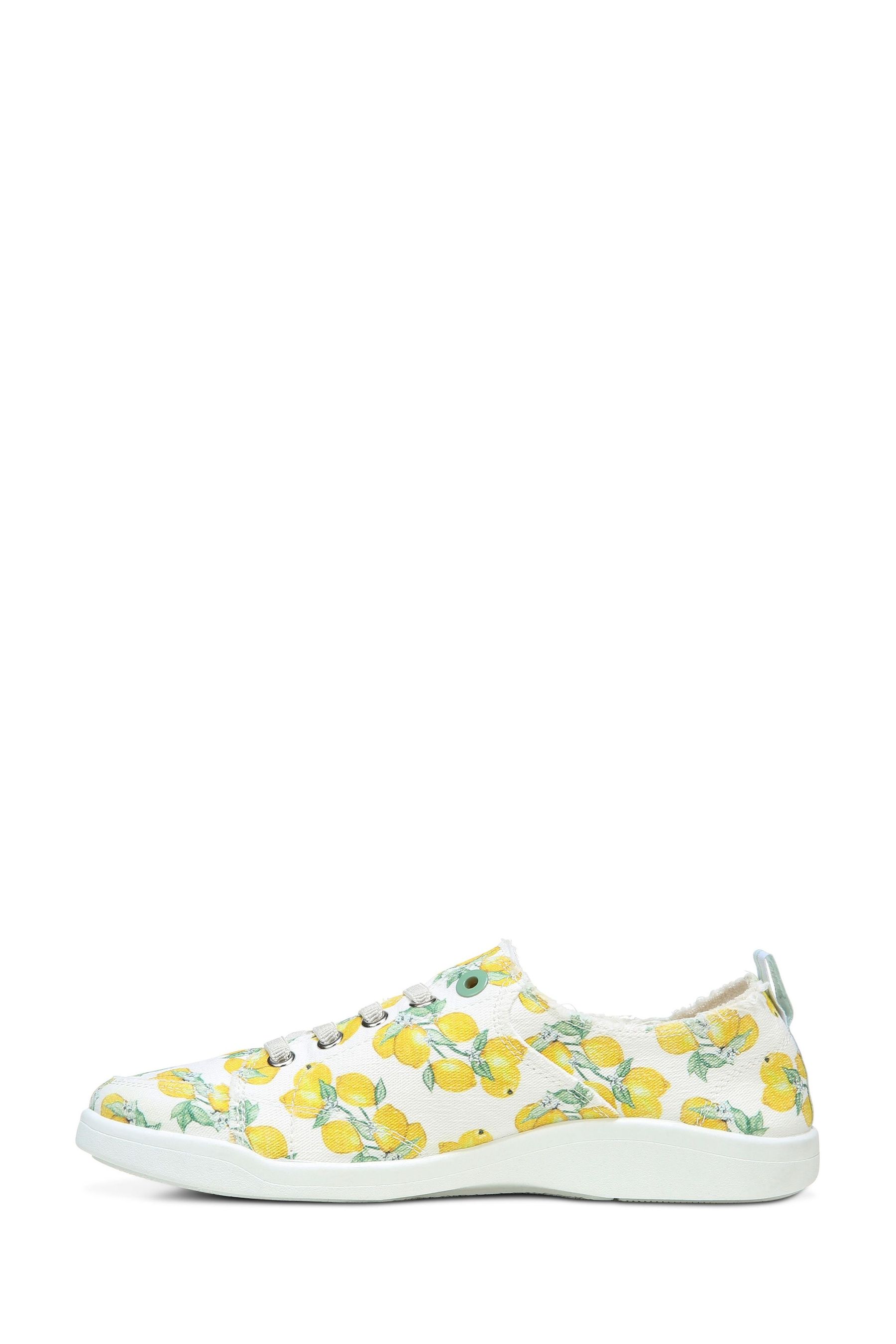 Sneaker pumps deals