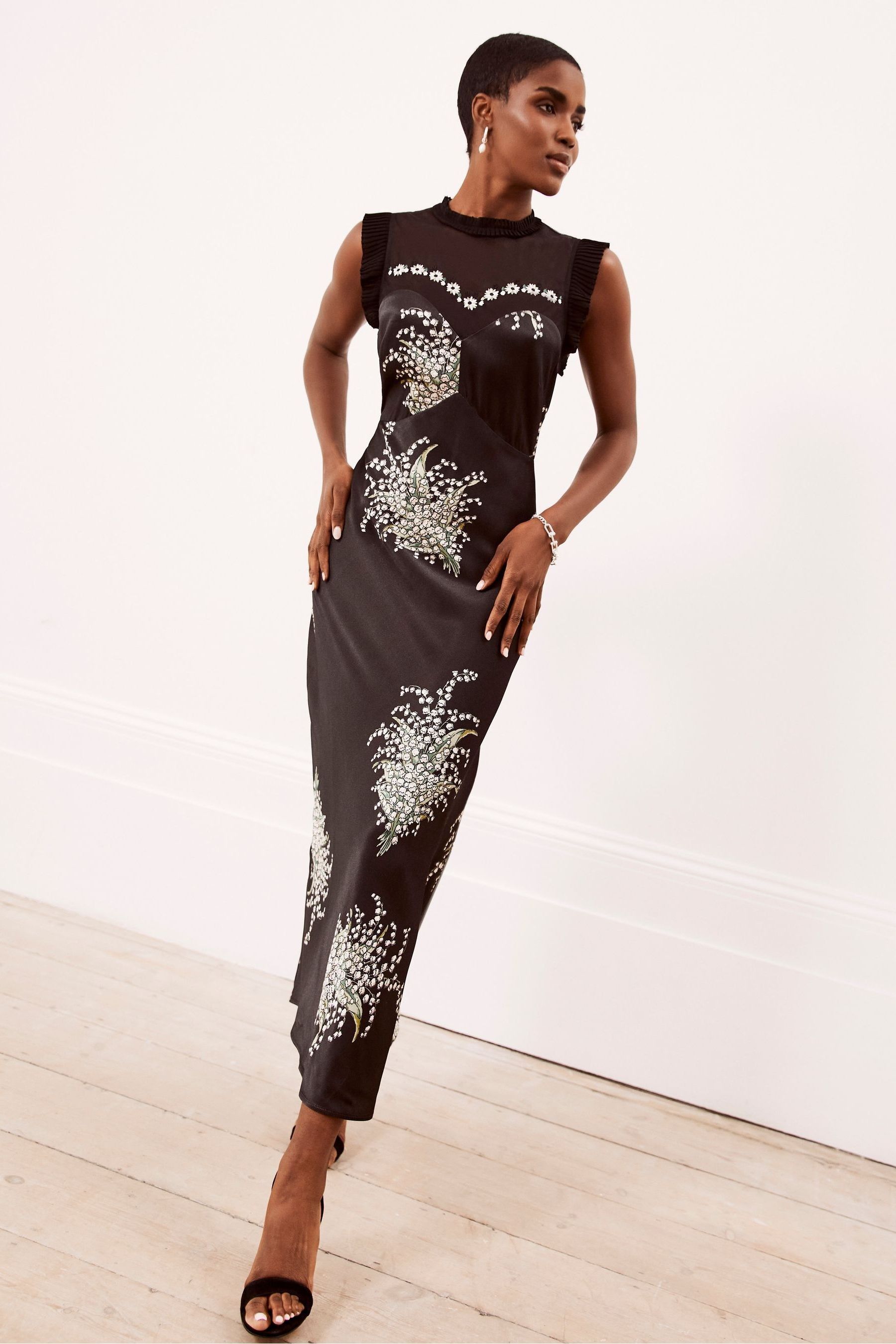 Buy Mint Velvet Black Felicity Print Maxi Dress from Next Luxembourg