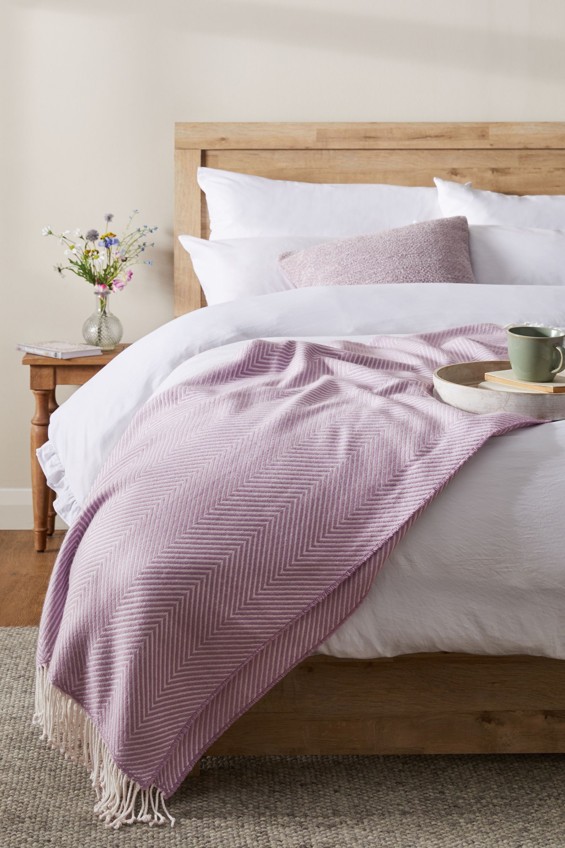Lilac bed throw outlet