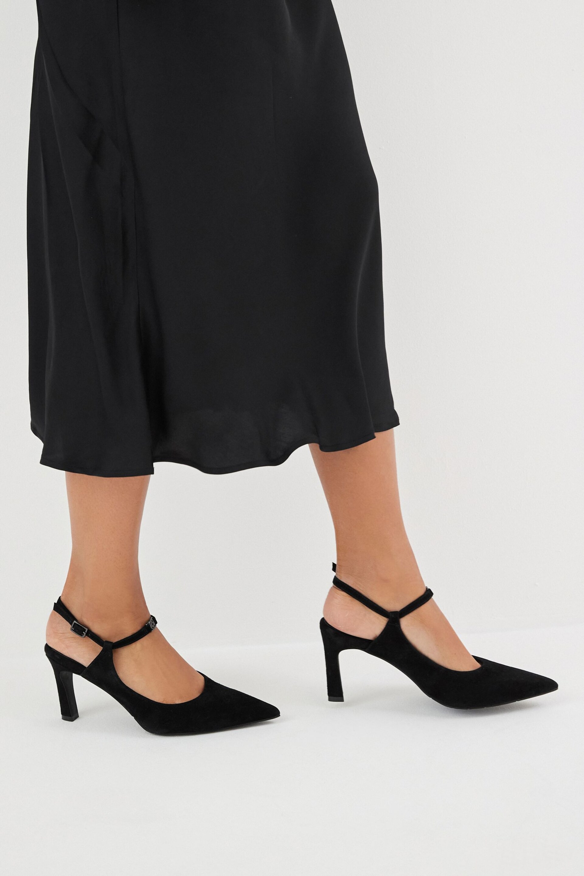 Black Regular/Wide Fit Forever Comfort® With Motionflex Hardware Point Toe Heels - Image 3 of 11