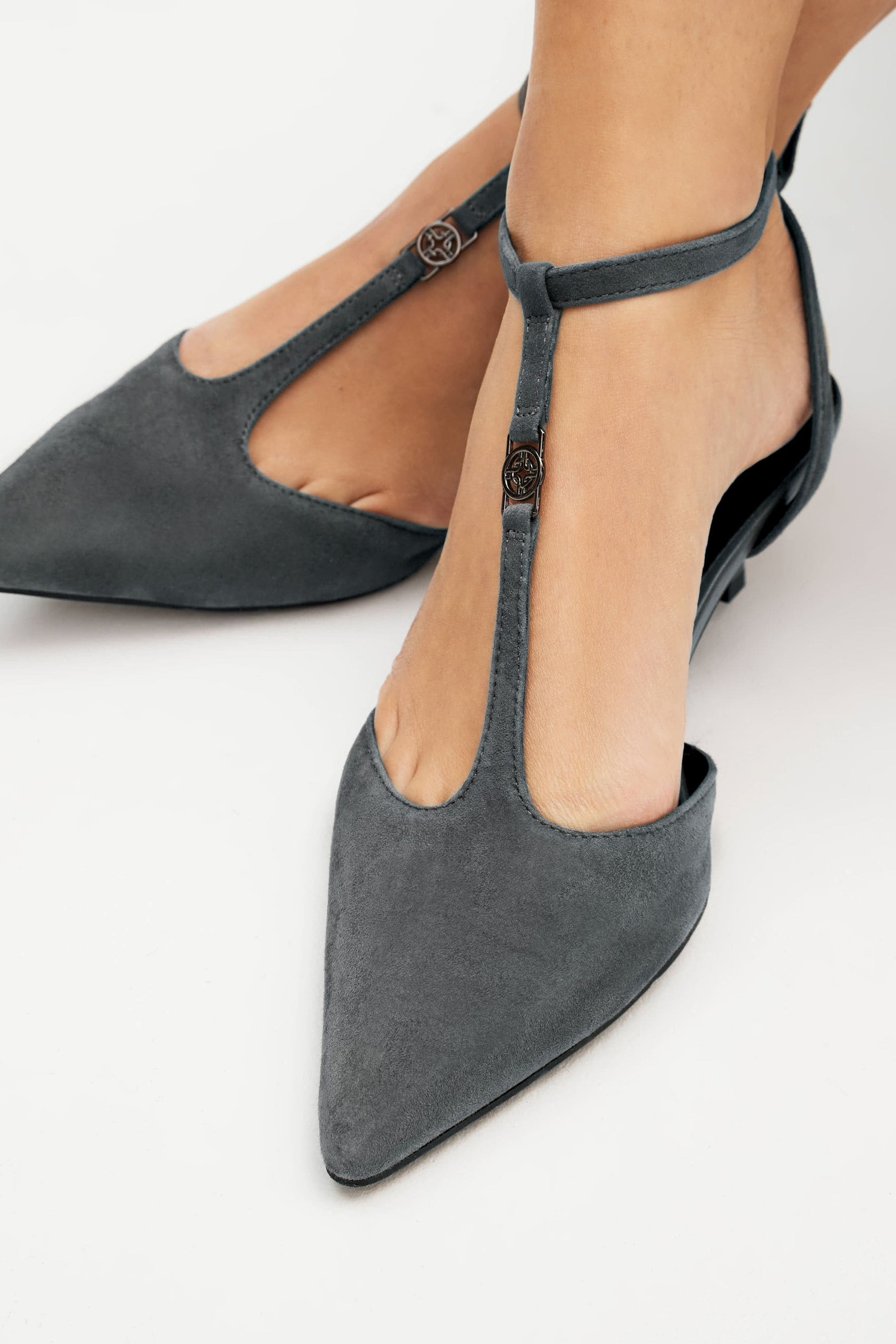 Grey t sales bar heels