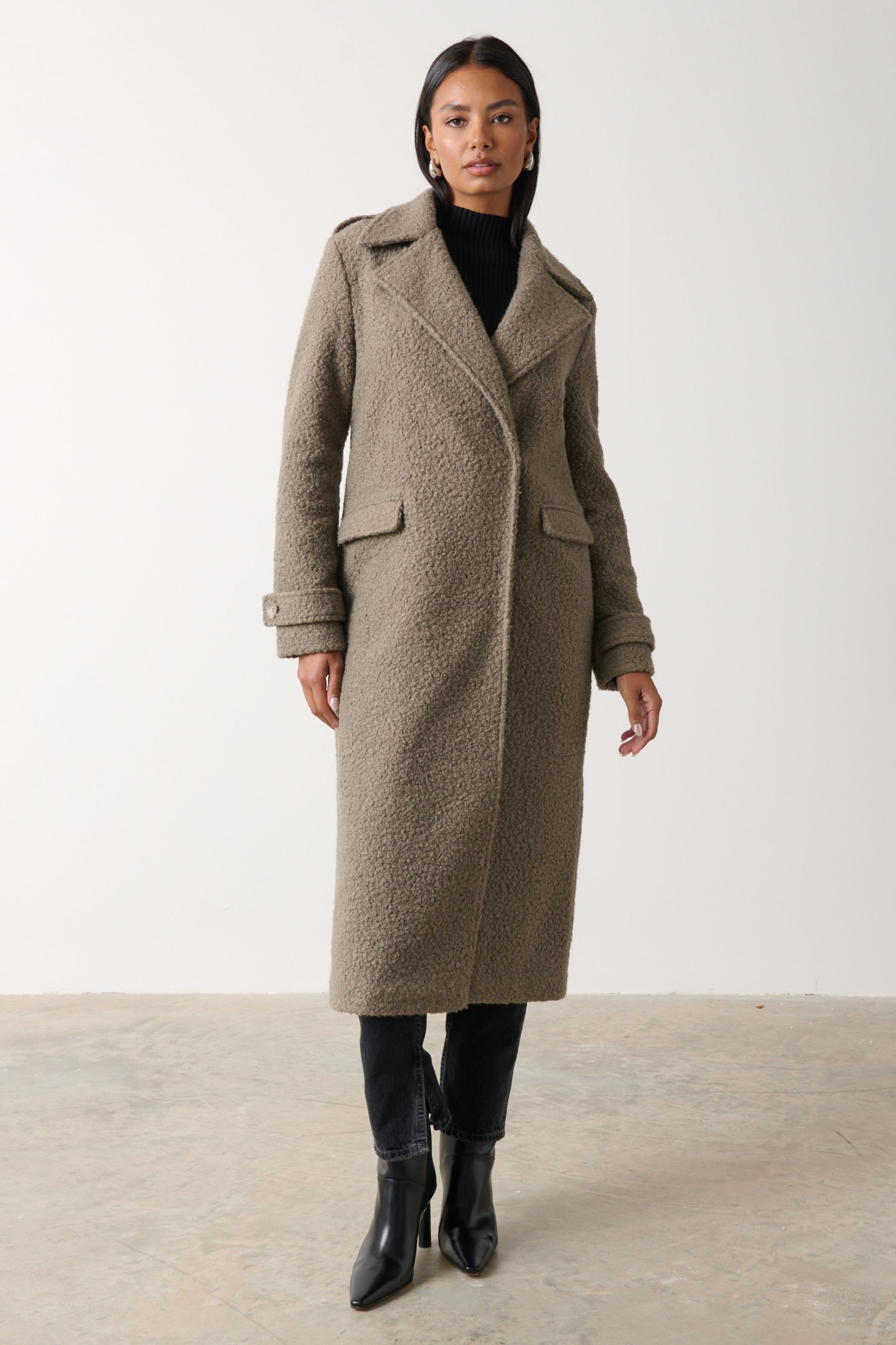 Halston coat outlet