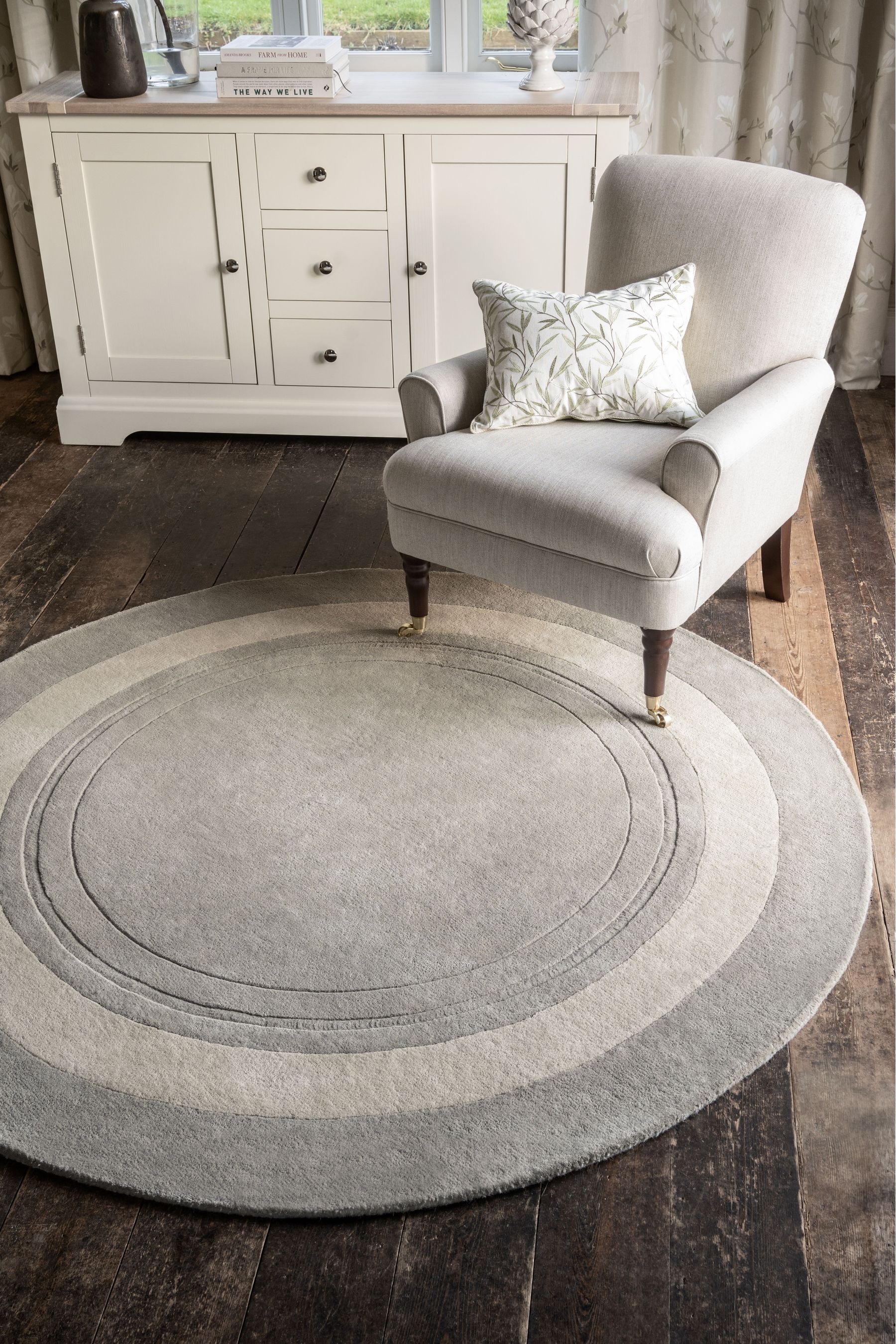 Round gray rug discount