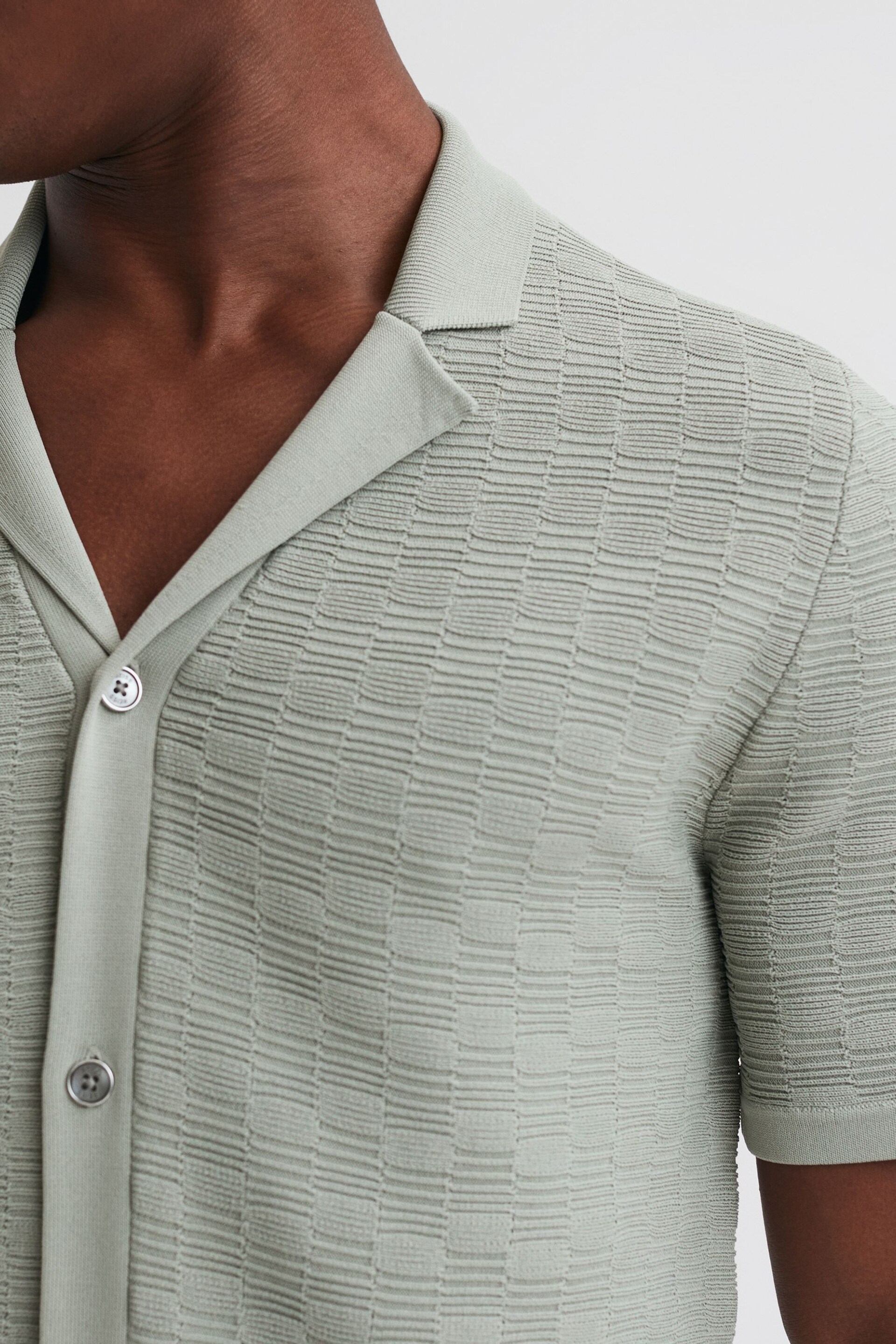 Reiss Sage Lunar Textured Cuban Collar Button-Through Shirt - Image 4 of 5