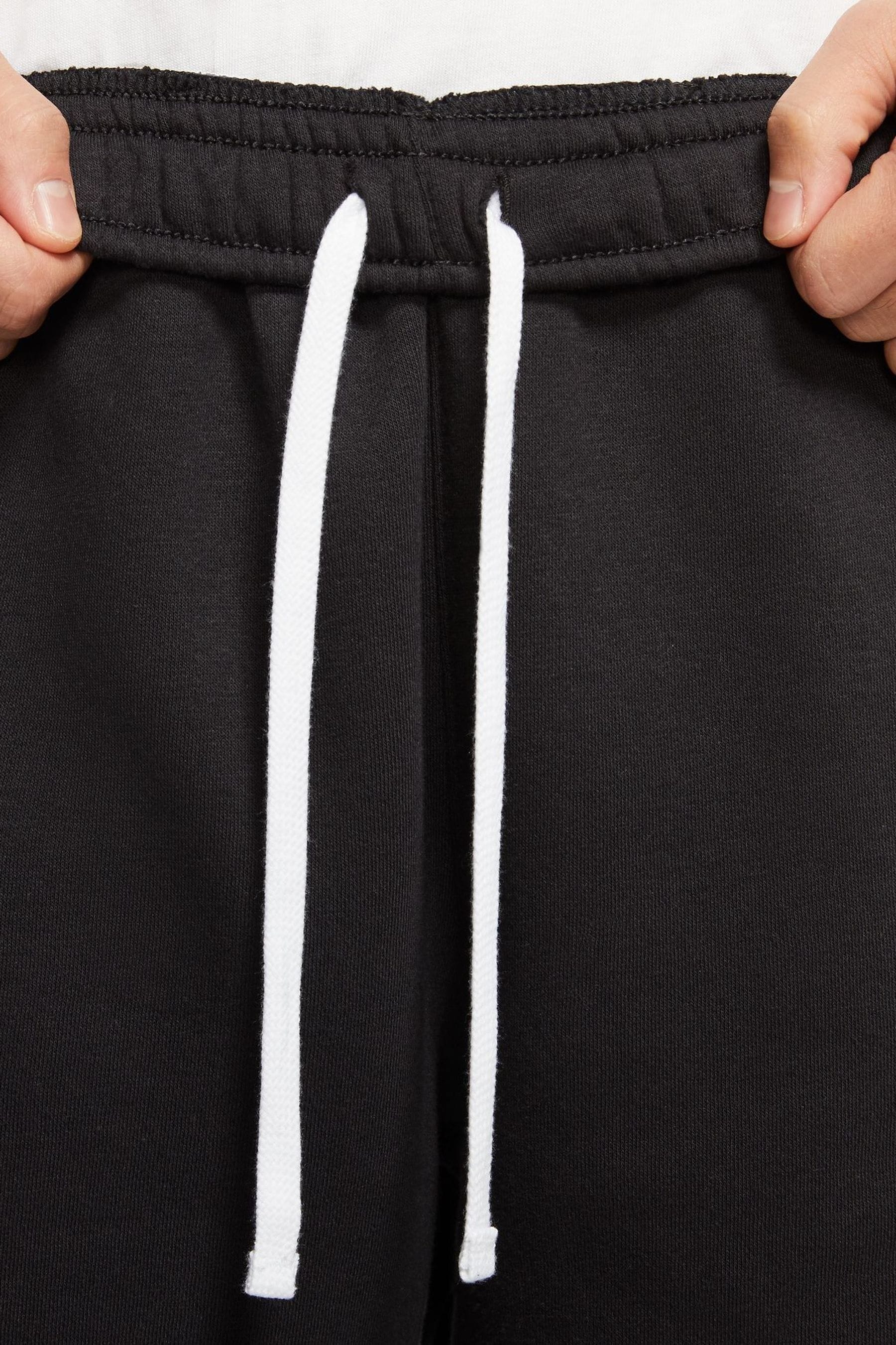 Nike club outlet swoosh shorts
