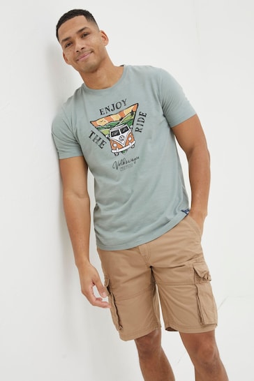 Simpsons Duff Short Sleeve Woven shirt stylish is a great pick for casual day outings
