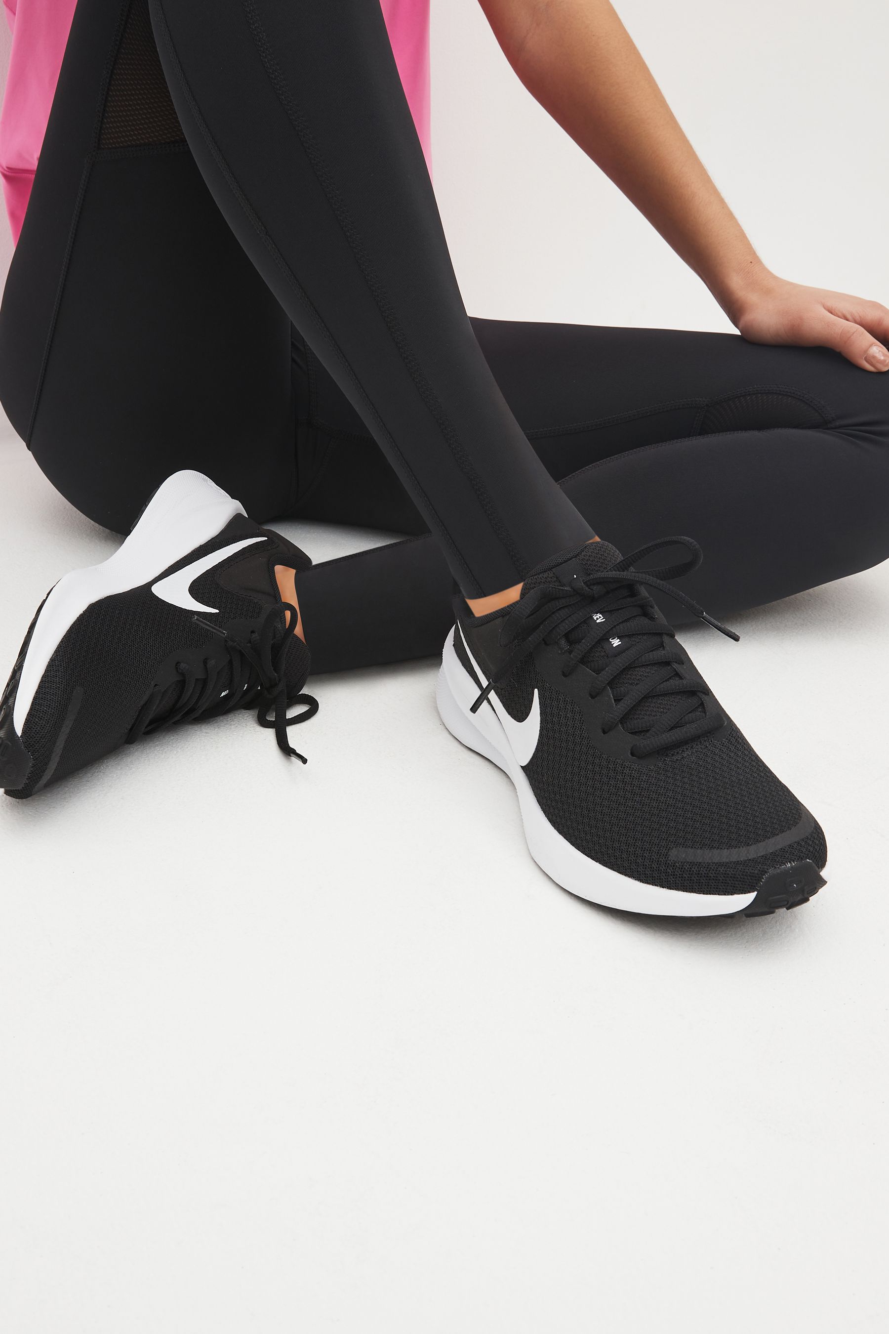Nike womens running shoes black sale