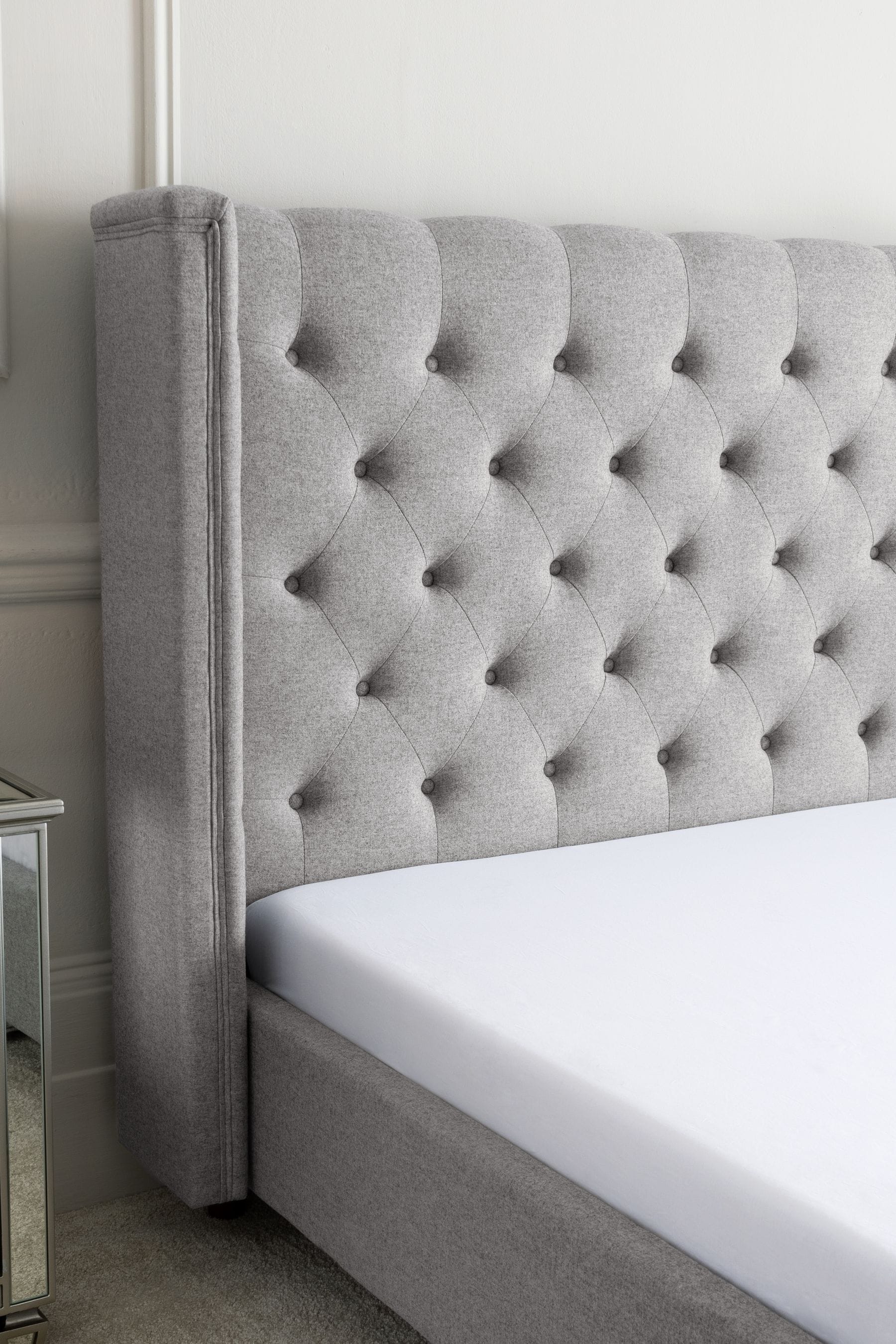 Light grey cheap tufted platform bed