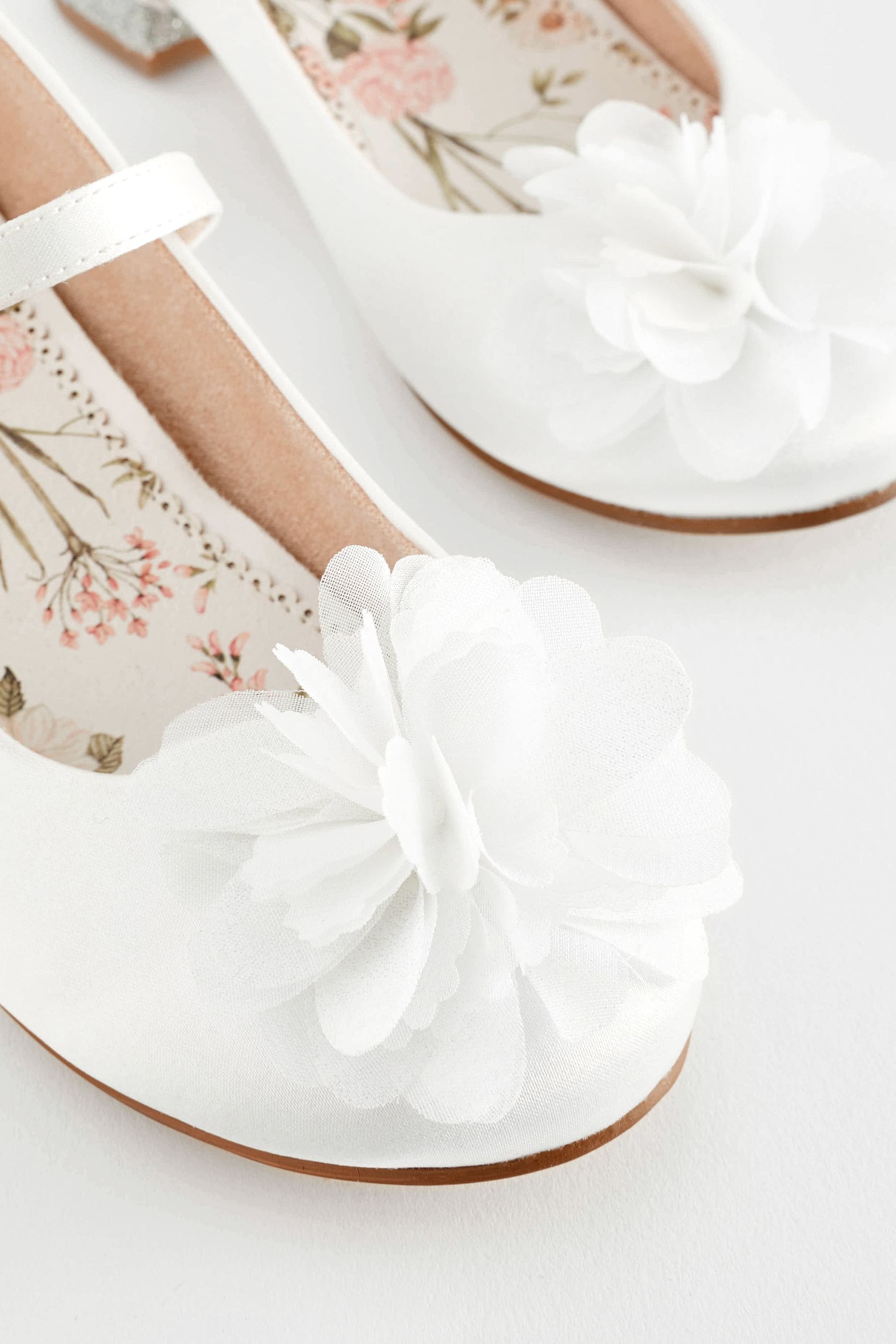 Corsage shoes top
