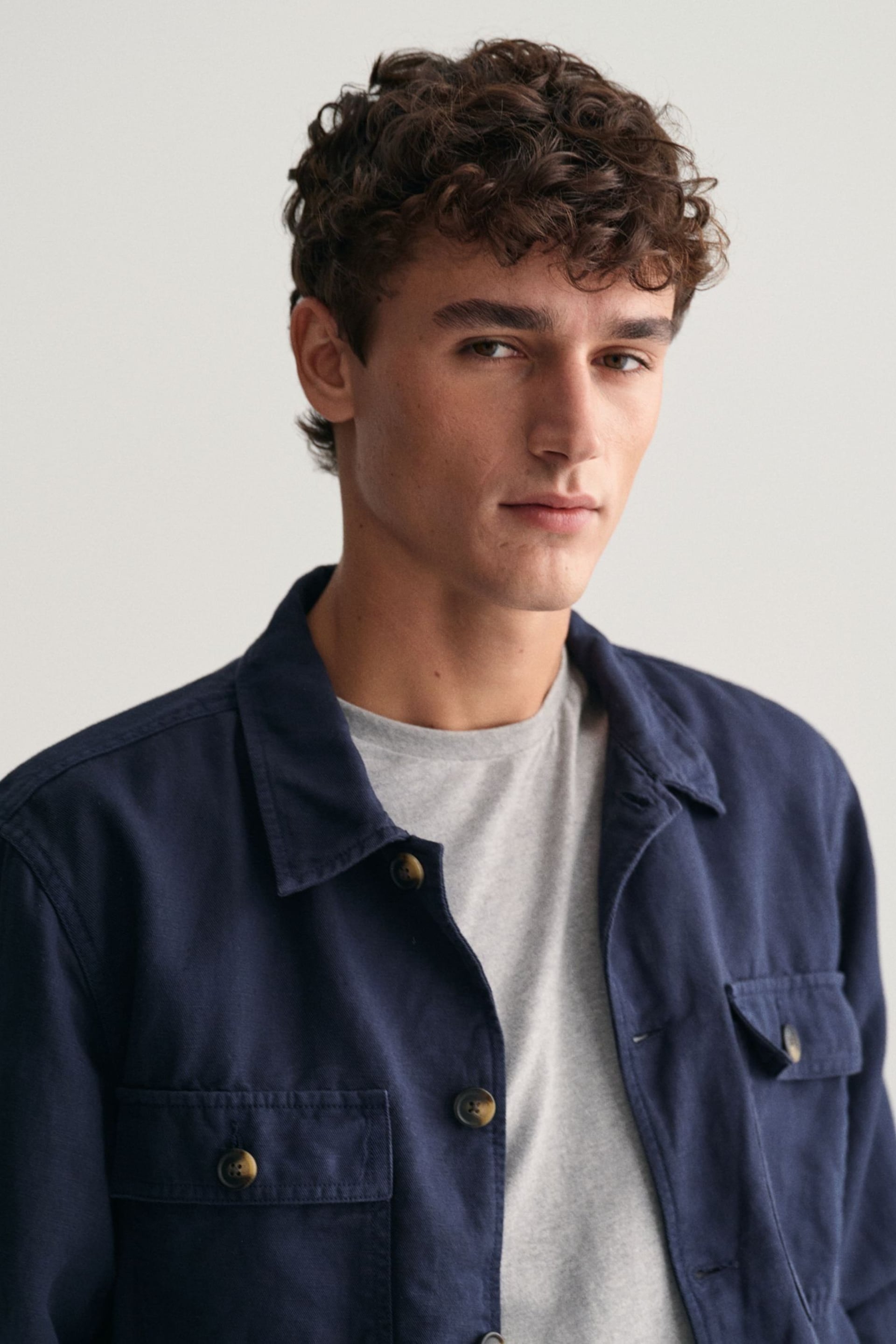 GANT Relaxed Fit Cotton Linen Twill Overshirt - Image 4 of 7