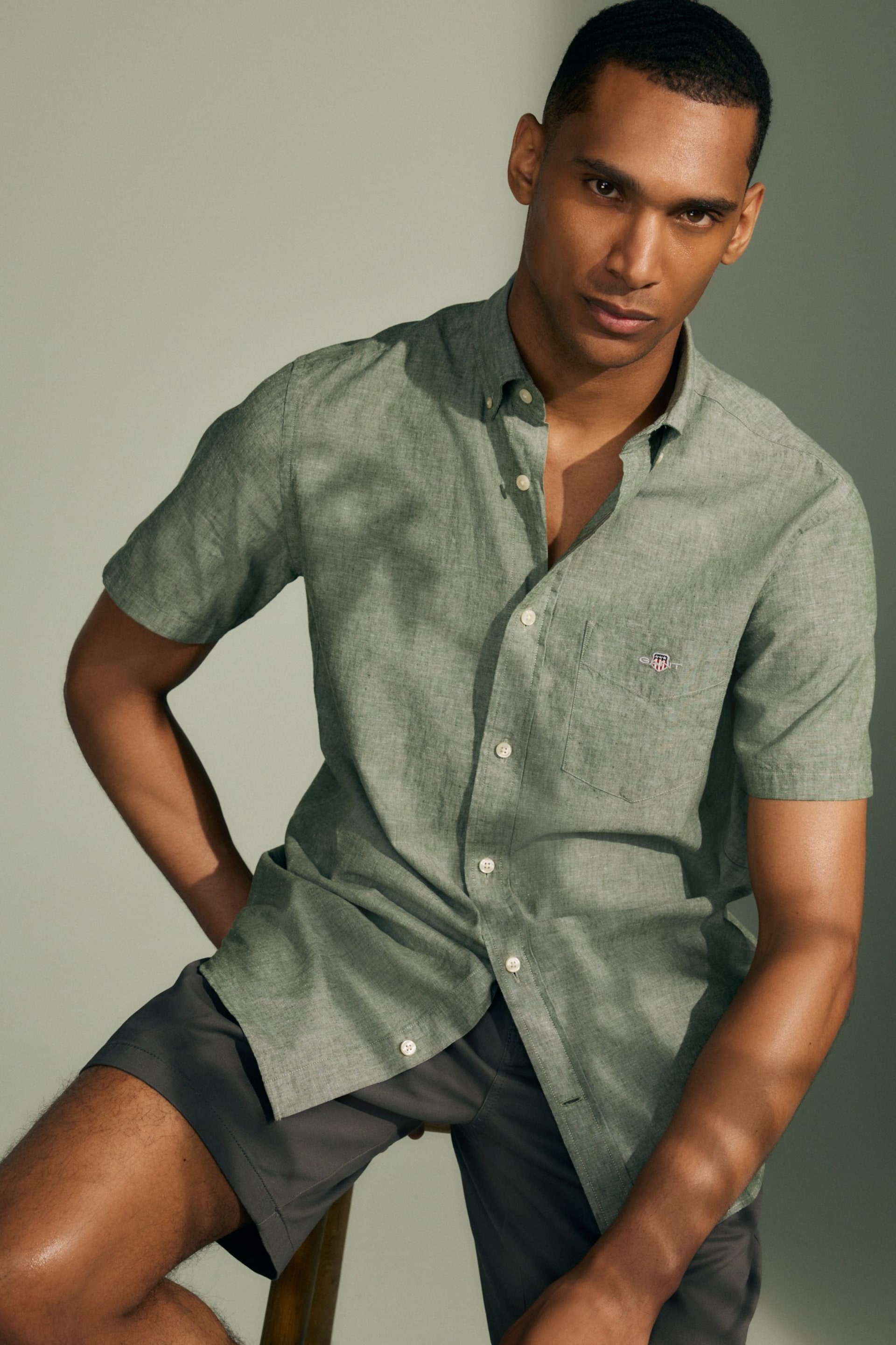 GANT Regular Fit Cotton Linen Short Sleeve Shirt - Image 1 of 5