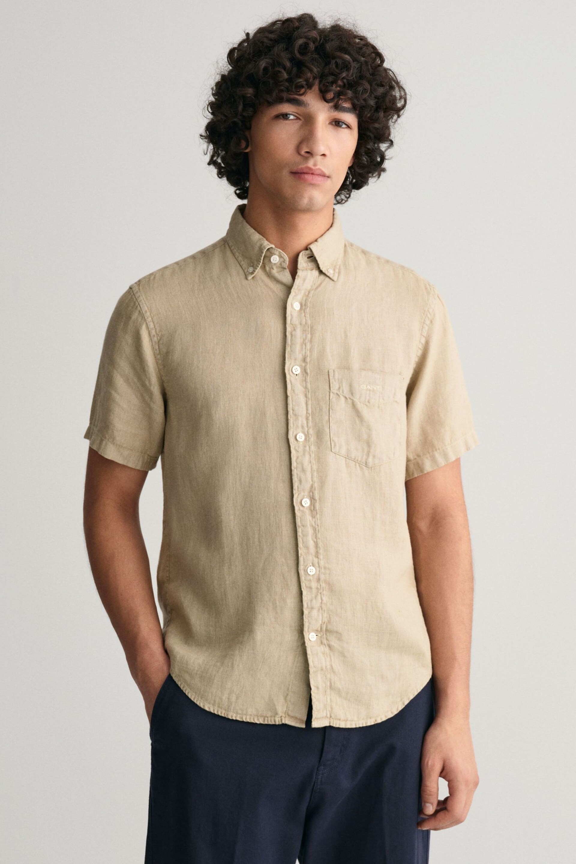 GANT Regular Fit Garment-Dyed Linen Short Sleeve Shirt - Image 3 of 6