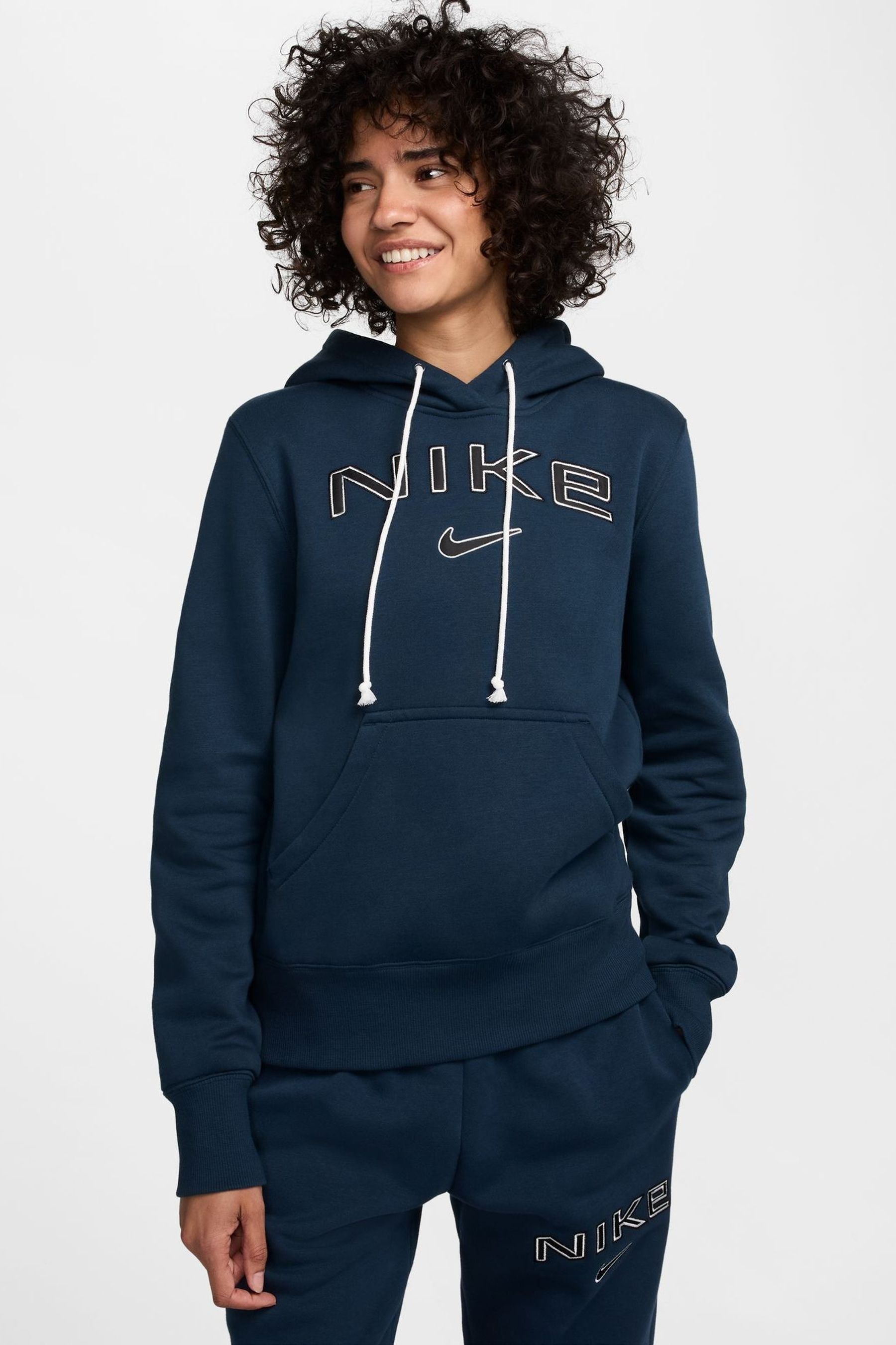 Navy hoodie nike hotsell
