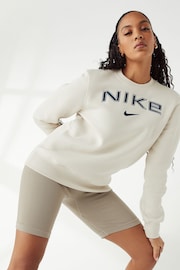 Bois clair Naturel - Nike Phoenix Fleece Standard Varsity Logo Crew-Neck Sweatshirt - Image 1 de 3