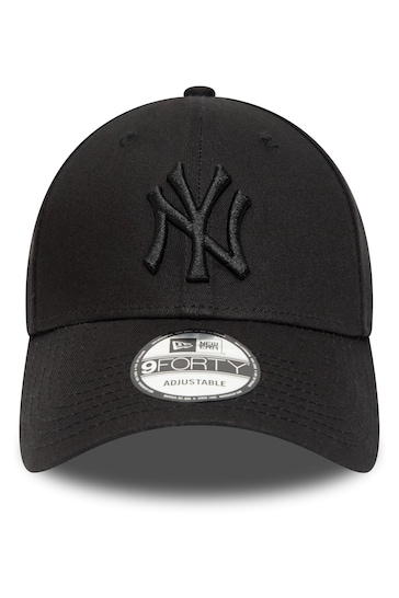 New Era® New York Yankees Essential All Black 9FORTY Cap
