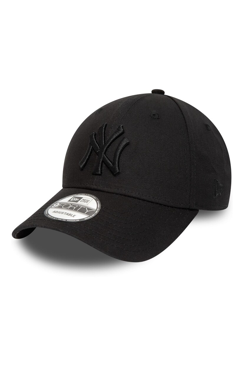 New Era® New York Yankees Essential 9FORTY Cap - Image 4 of 6