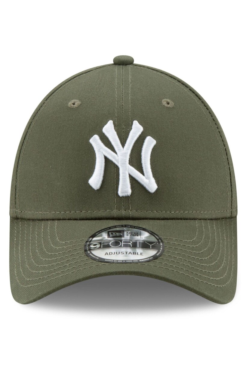 New Era® New York Yankees Essential 9FORTY Cap - Image 6 of 6