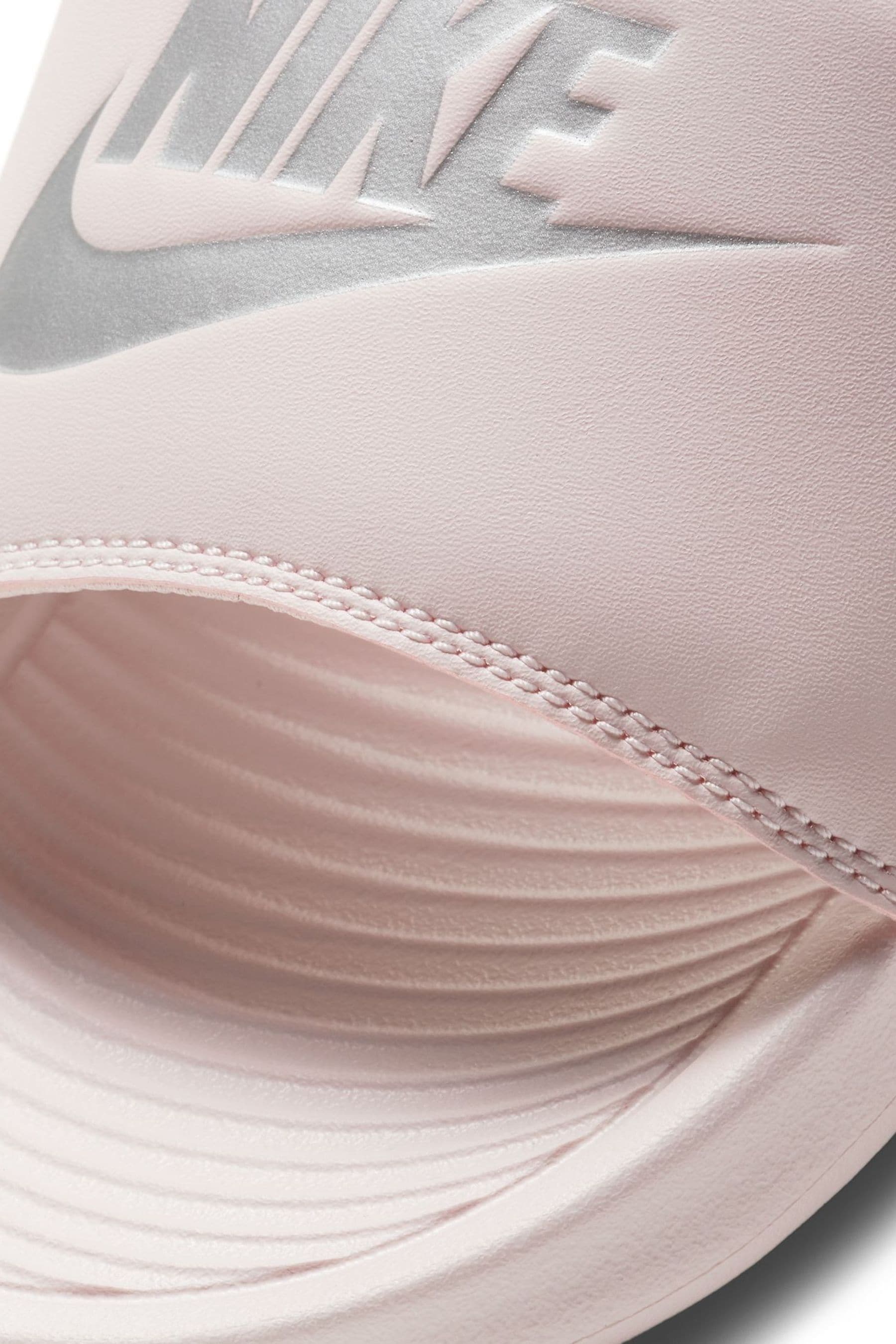 Baby pink shop nike sliders