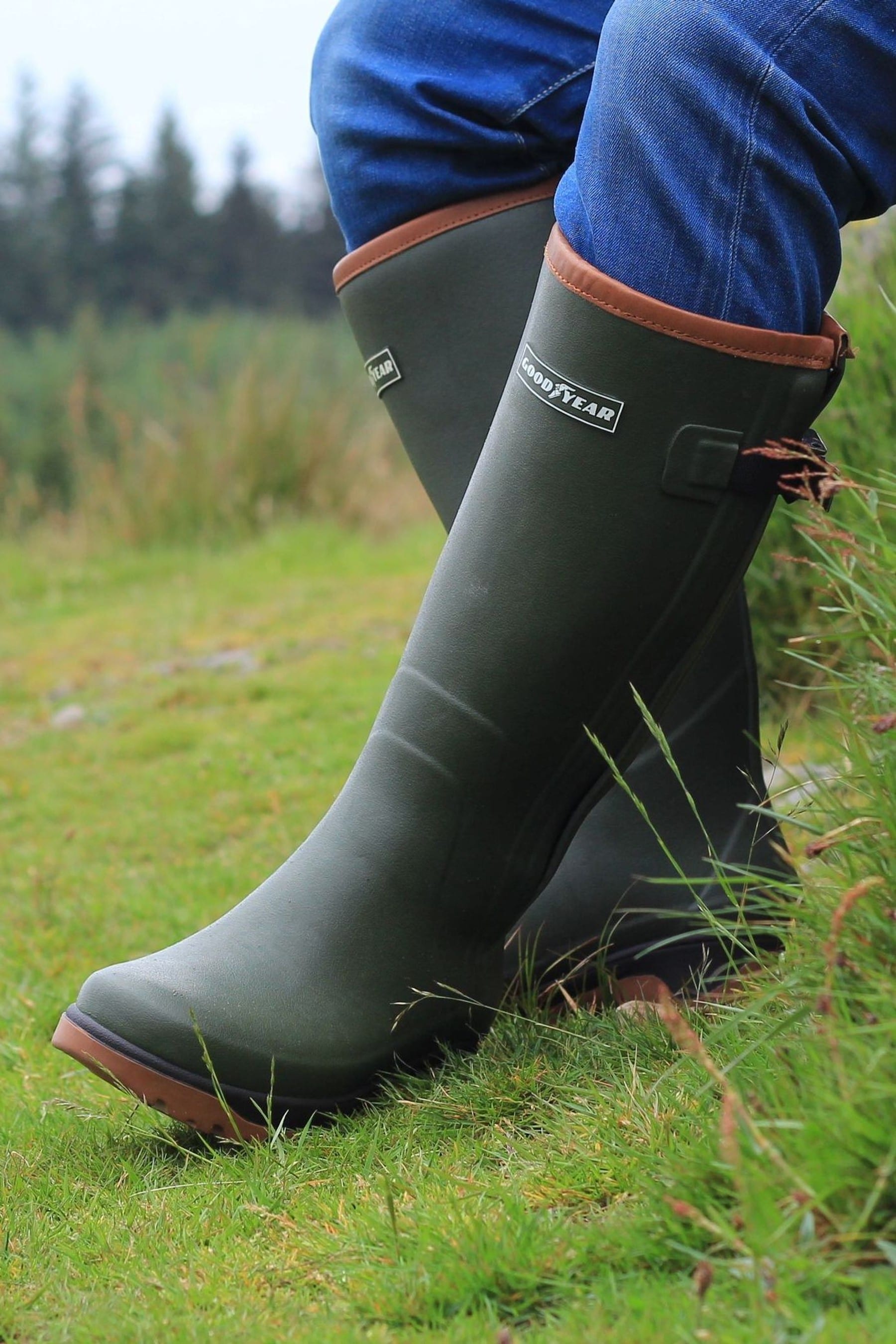 Mens wellies with zips top