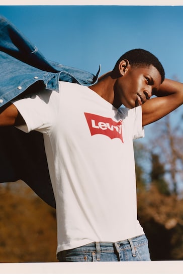 Levi's® White Standard Housemark T-Shirt