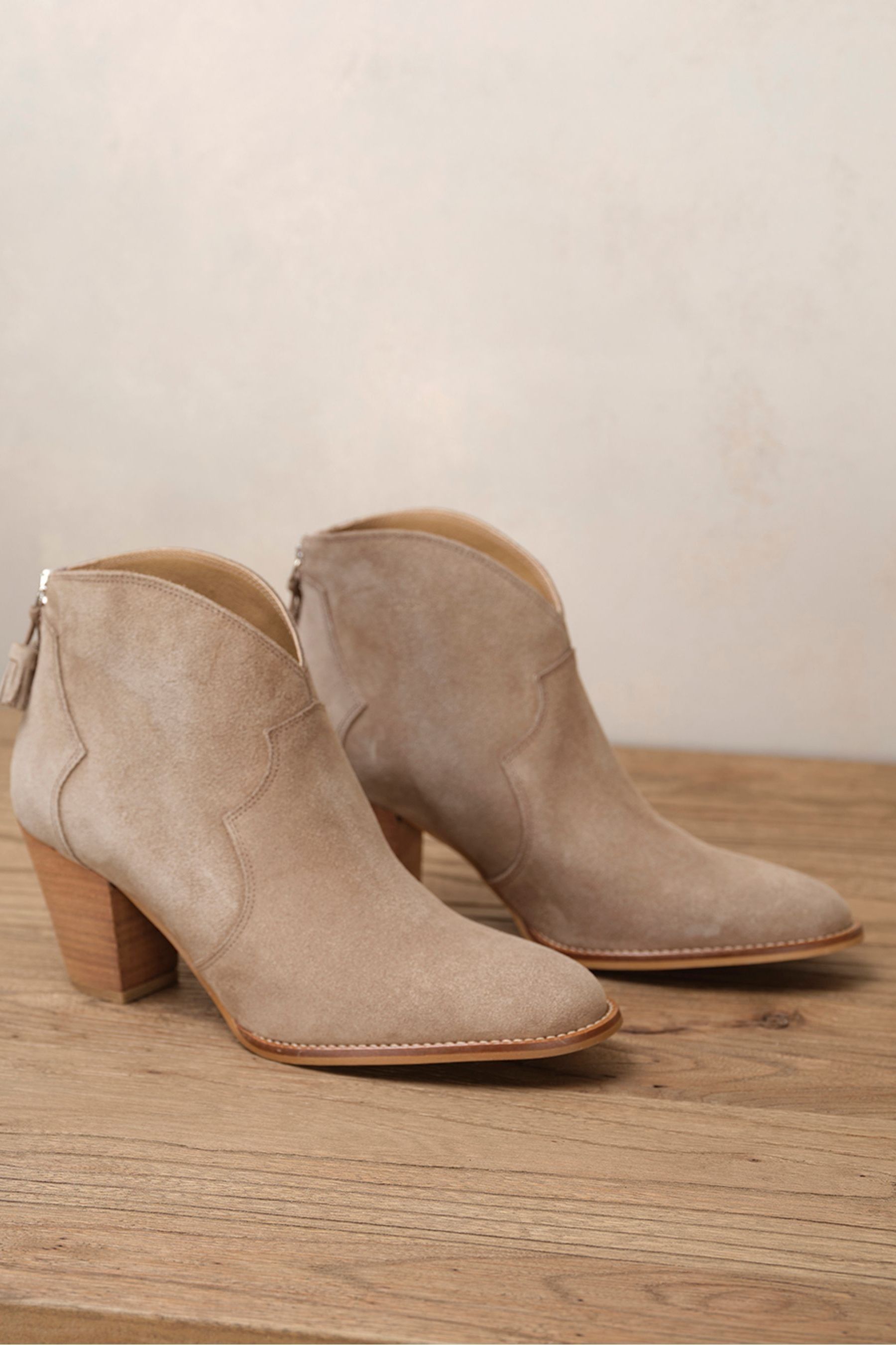 Mint velvet suede boots outlet