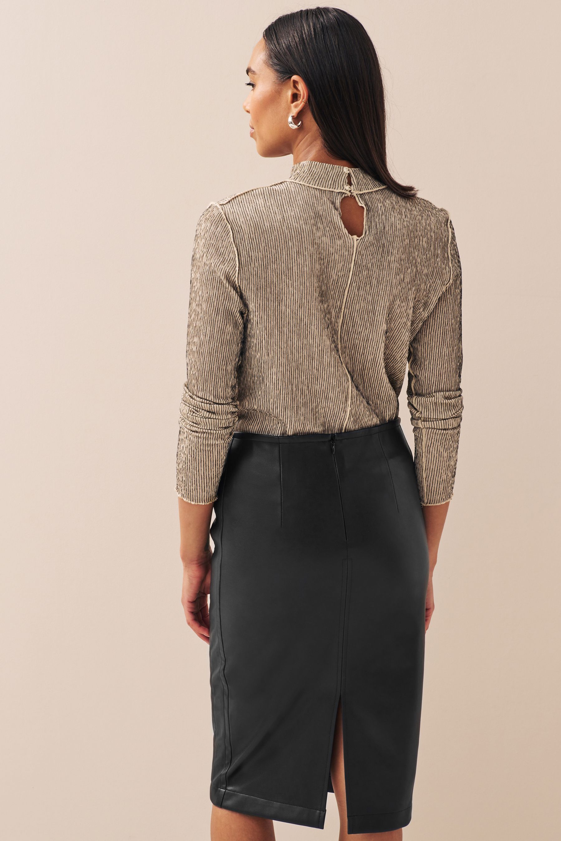 Pu pencil skirt uk hotsell