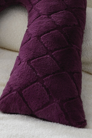 Catherine Lansfield Cosy and Soft Diamond Fleece V-Shaped Cushion
