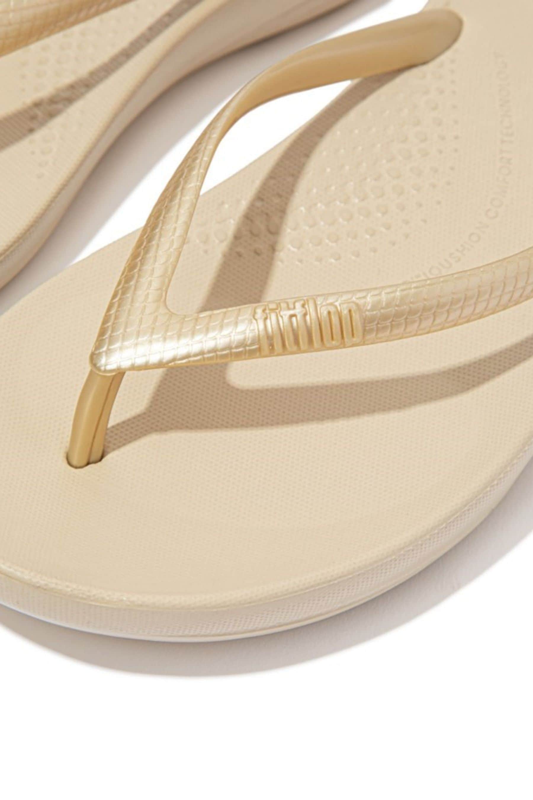 Fitflop cheap iqushion mirror