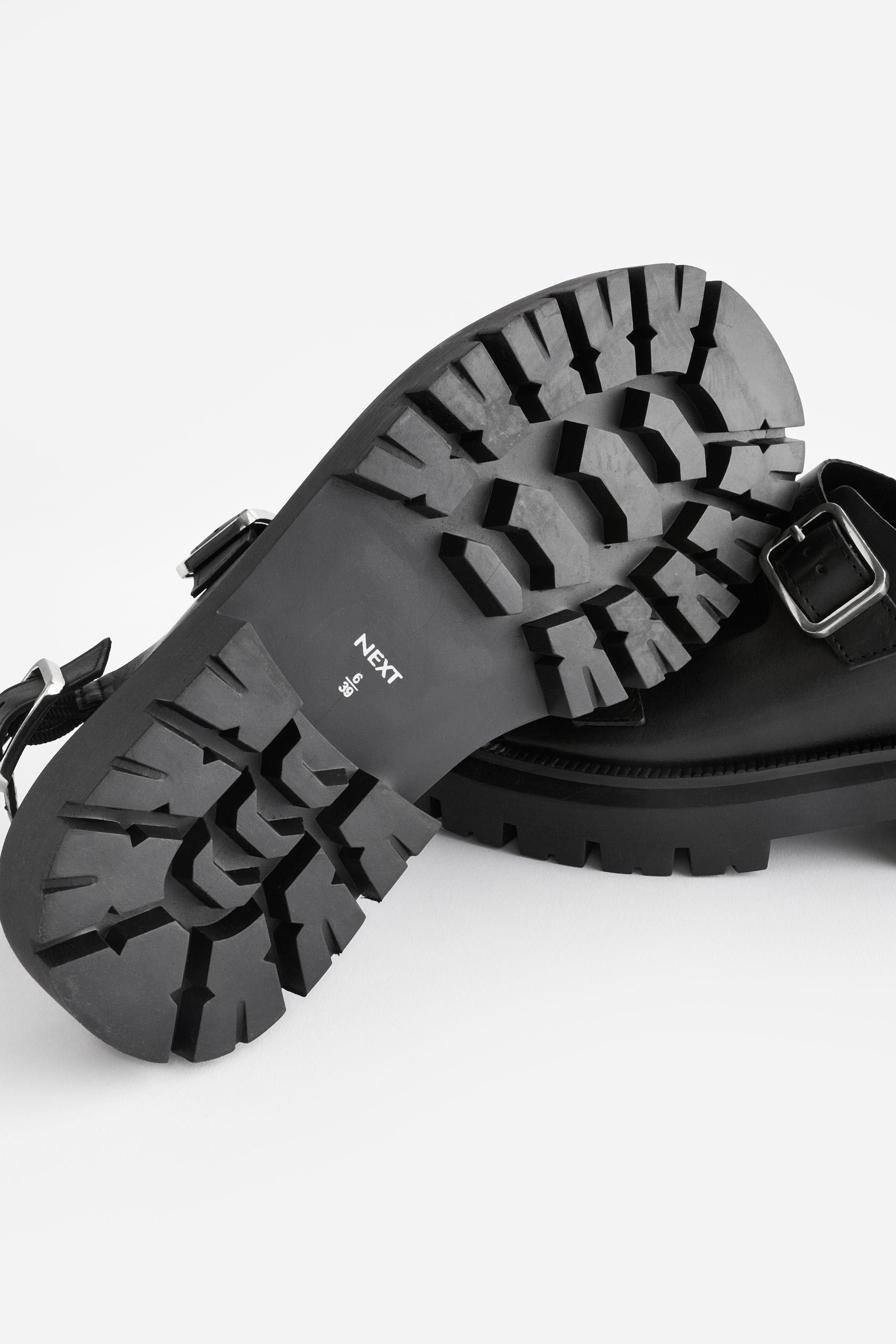 Cleated sandals black outlet