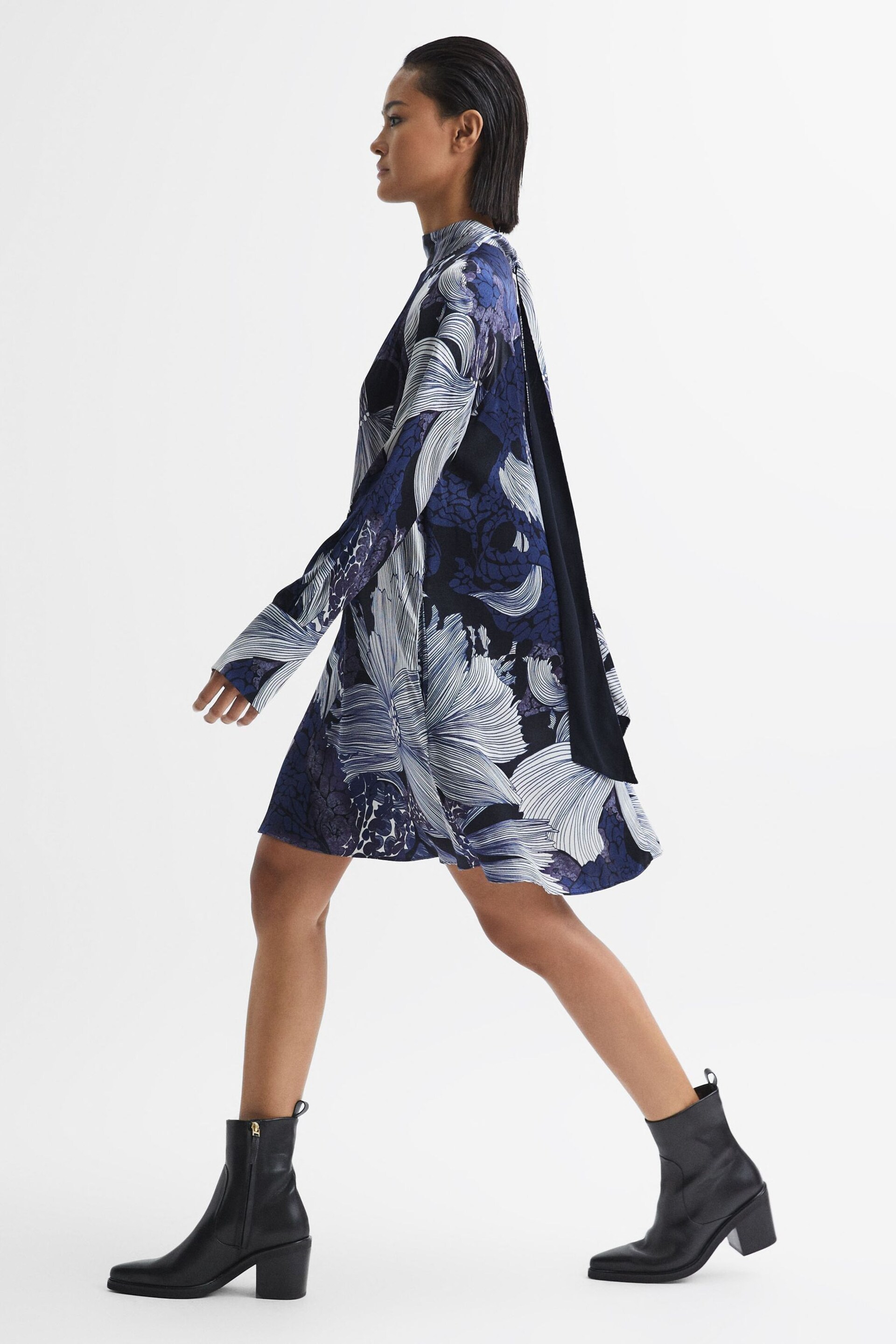 Reiss Blue/White Thea Relaxed Satin Printed Mini Dress - Image 3 of 7