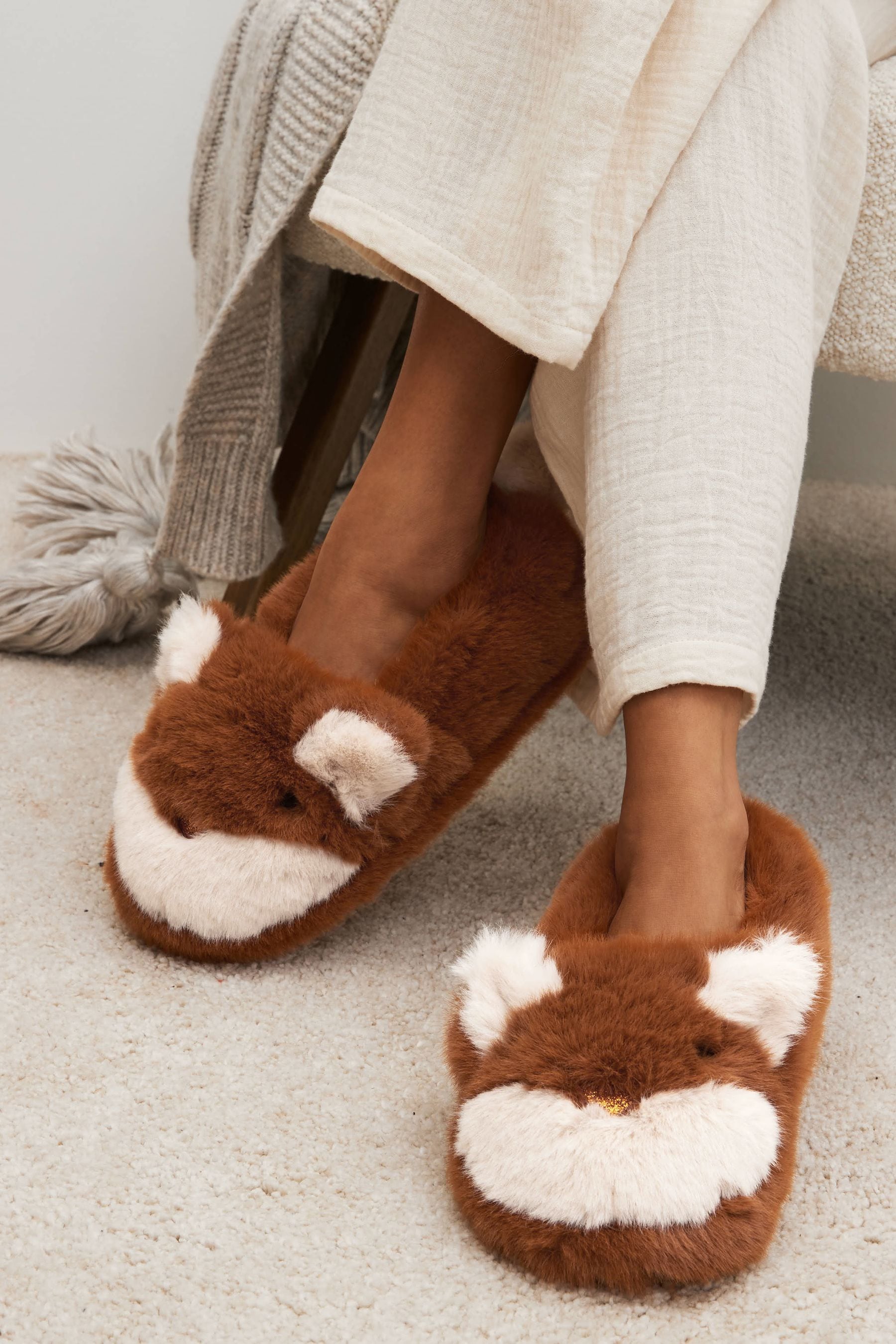 Ladies fox slippers shop