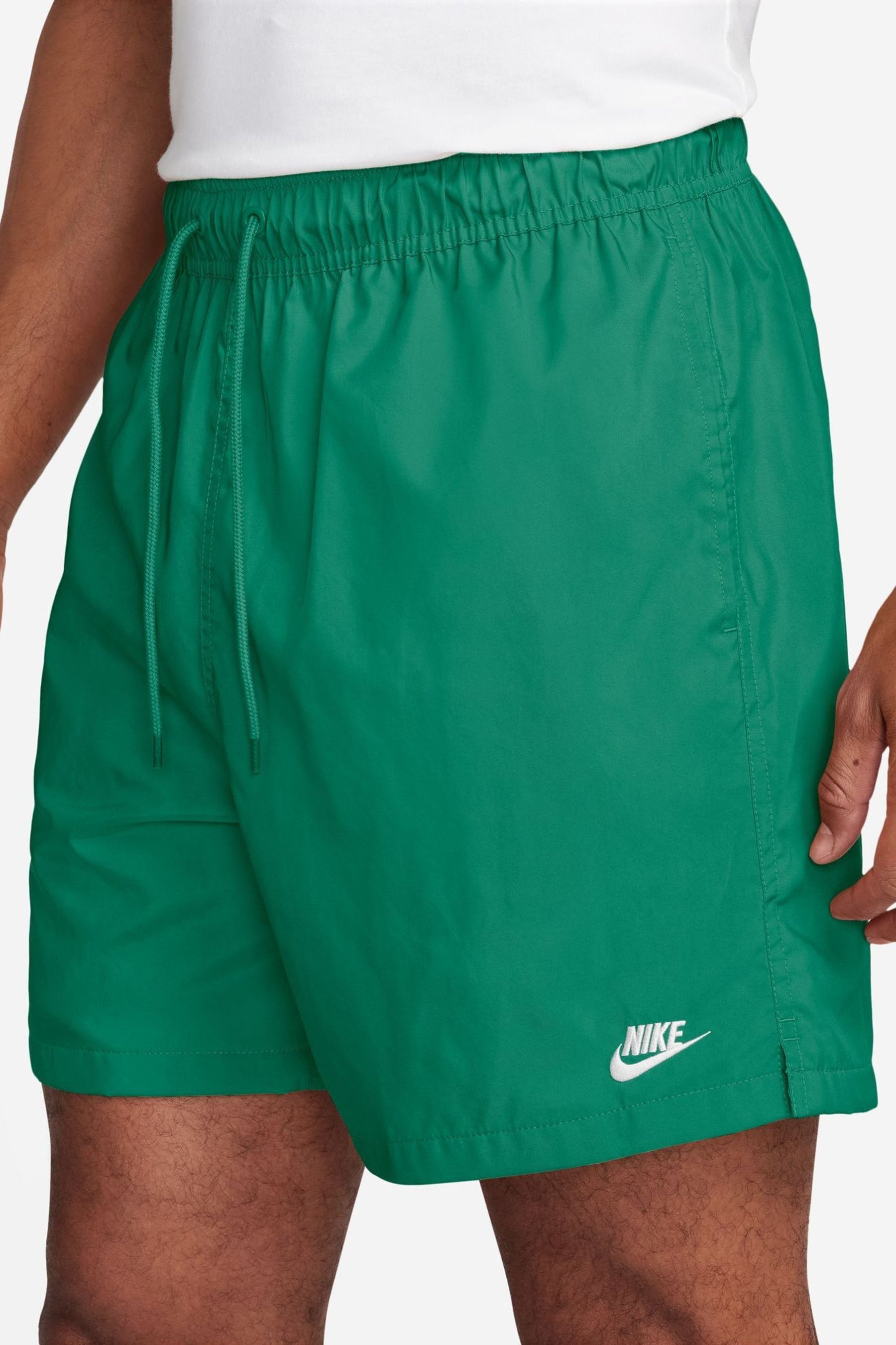 Nike flow woven shorts 2025
