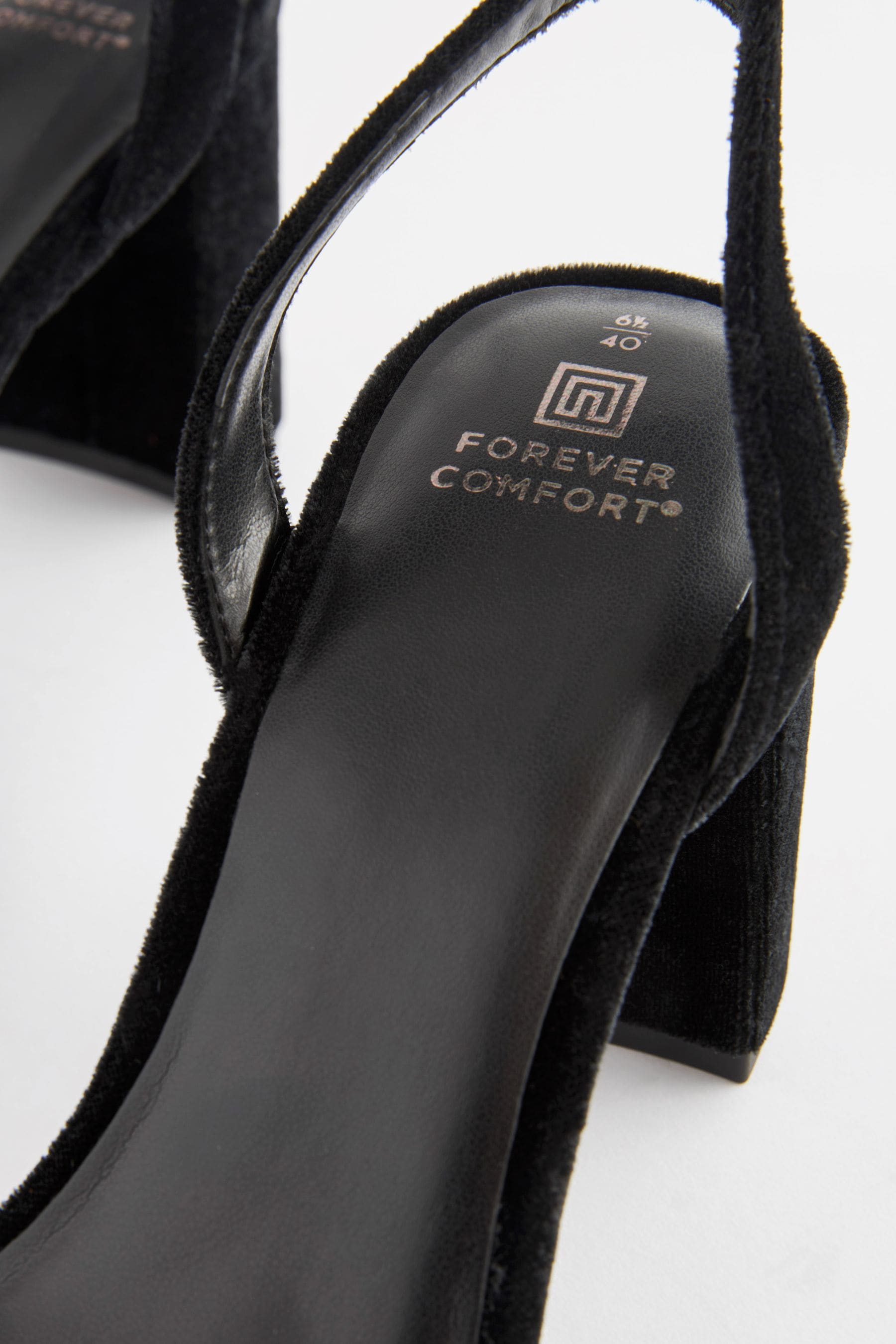 Comfy black store block heels