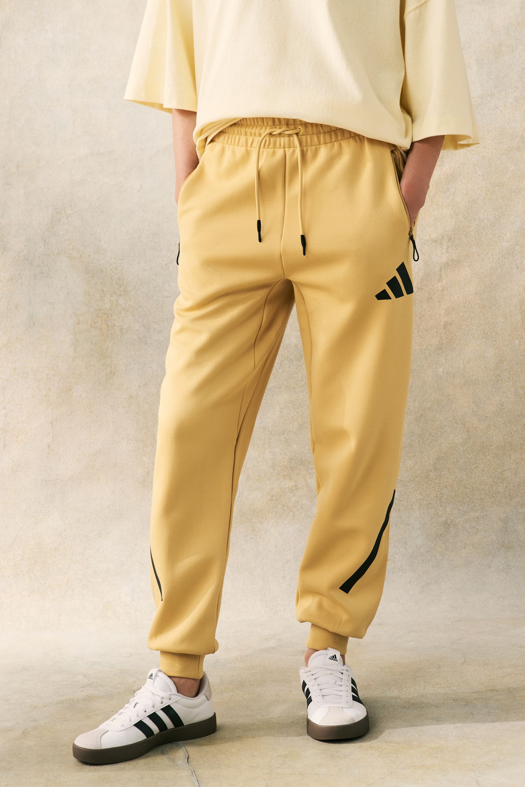 Zne joggers sale