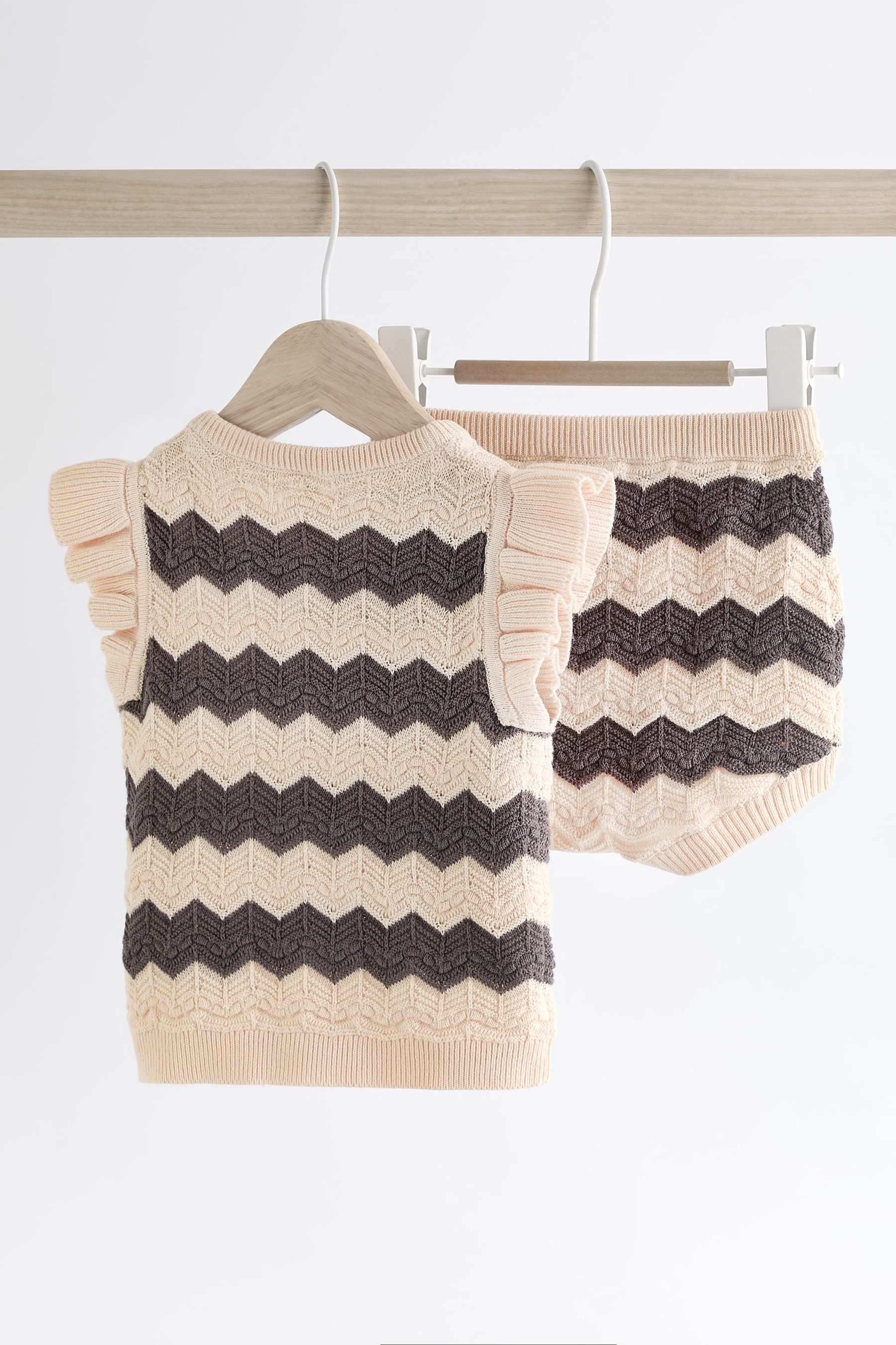 Tan crochet top 2025