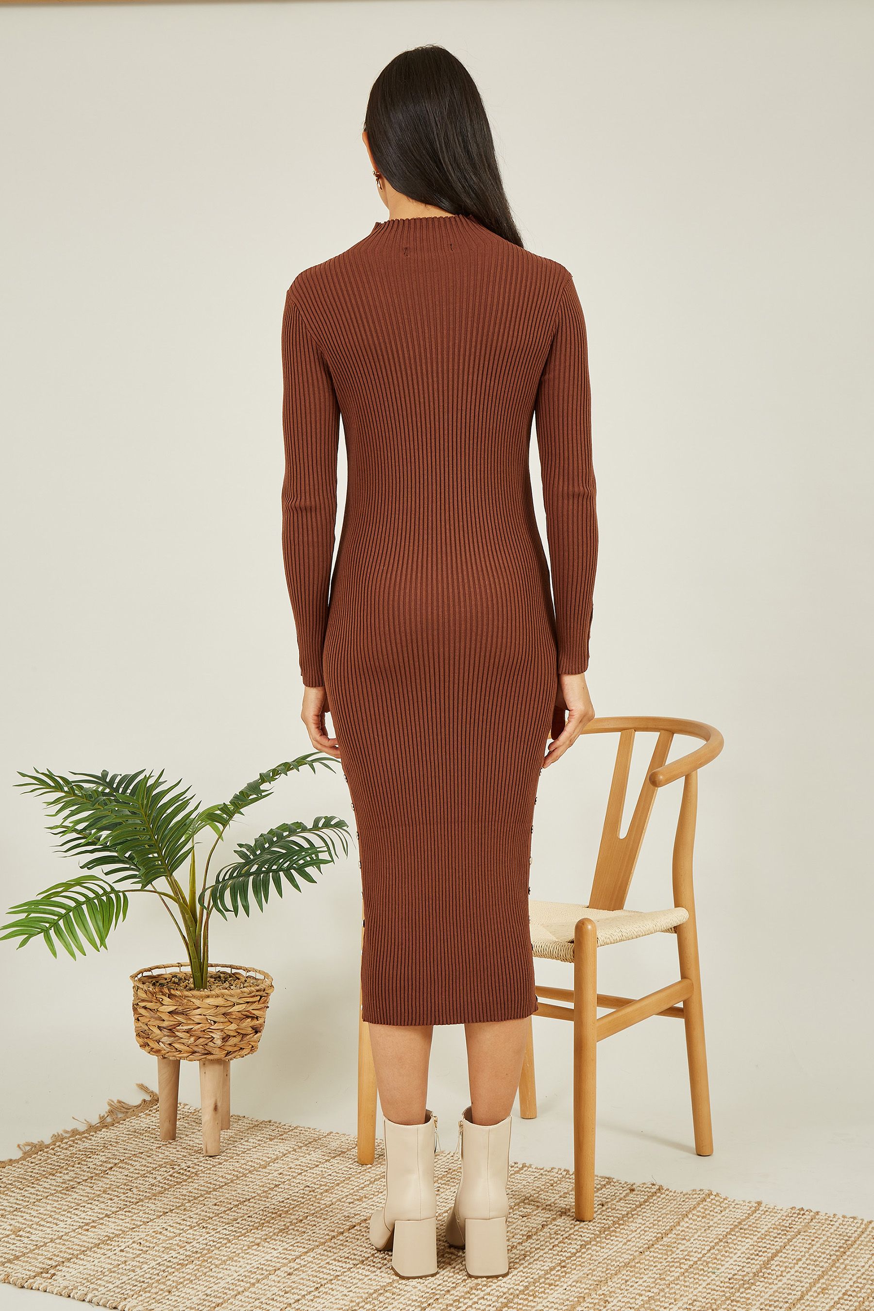 Fitted midi dress discount