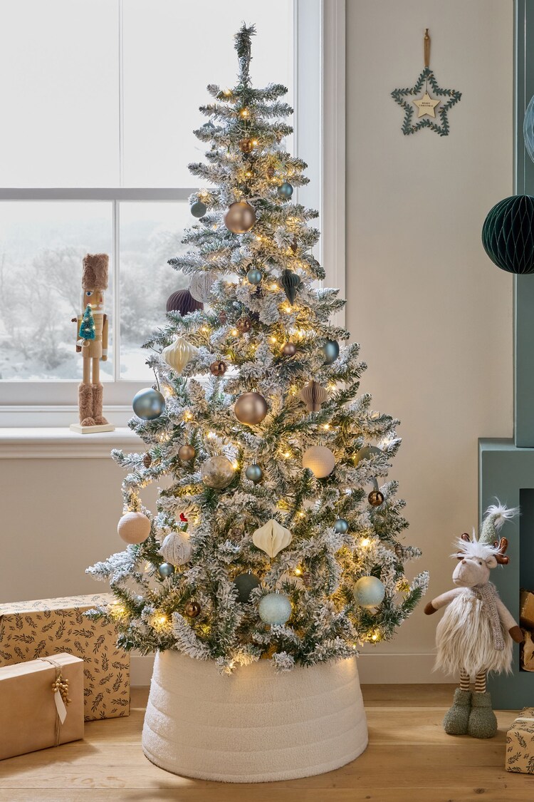 White Snowy Lit 7ft Christmas Tree - Image 2 of 5