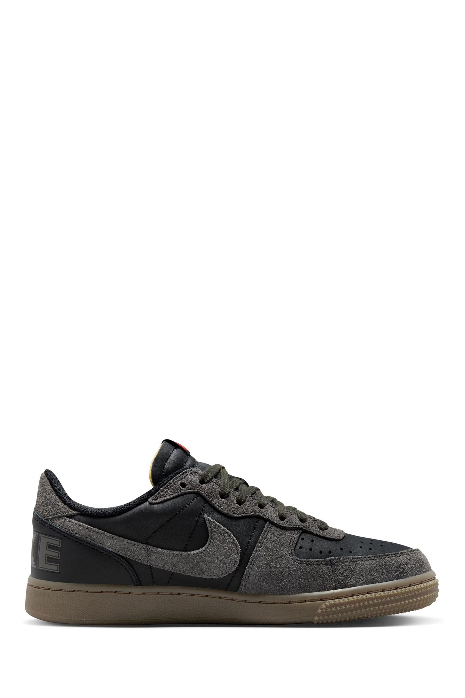 Brown suede nike trainers outlet